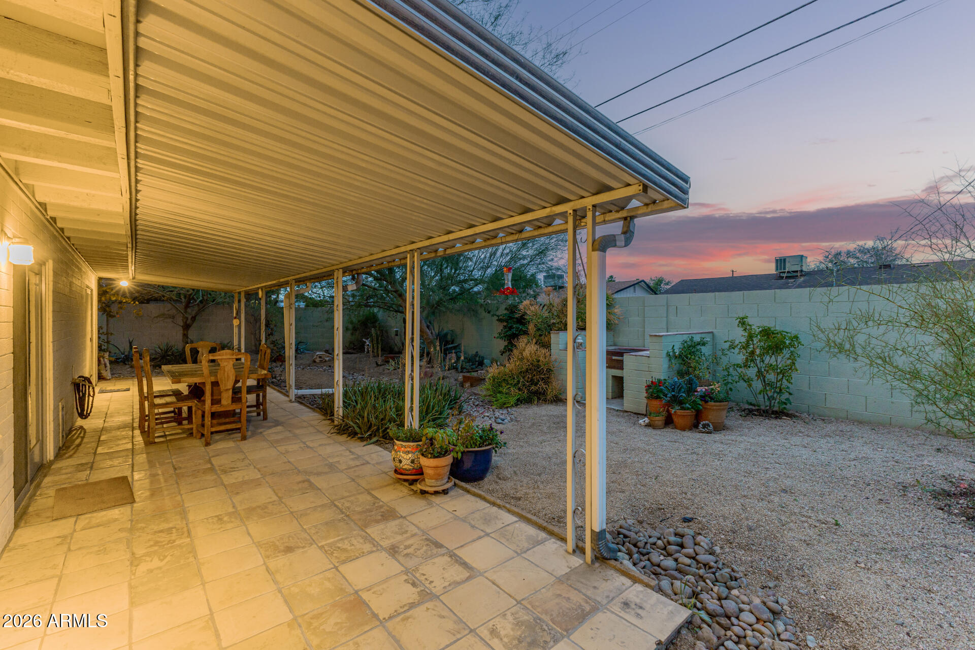 416 E PAPAGO Drive