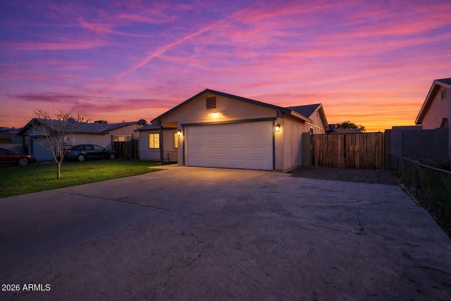8051 W MARIPOSA Drive