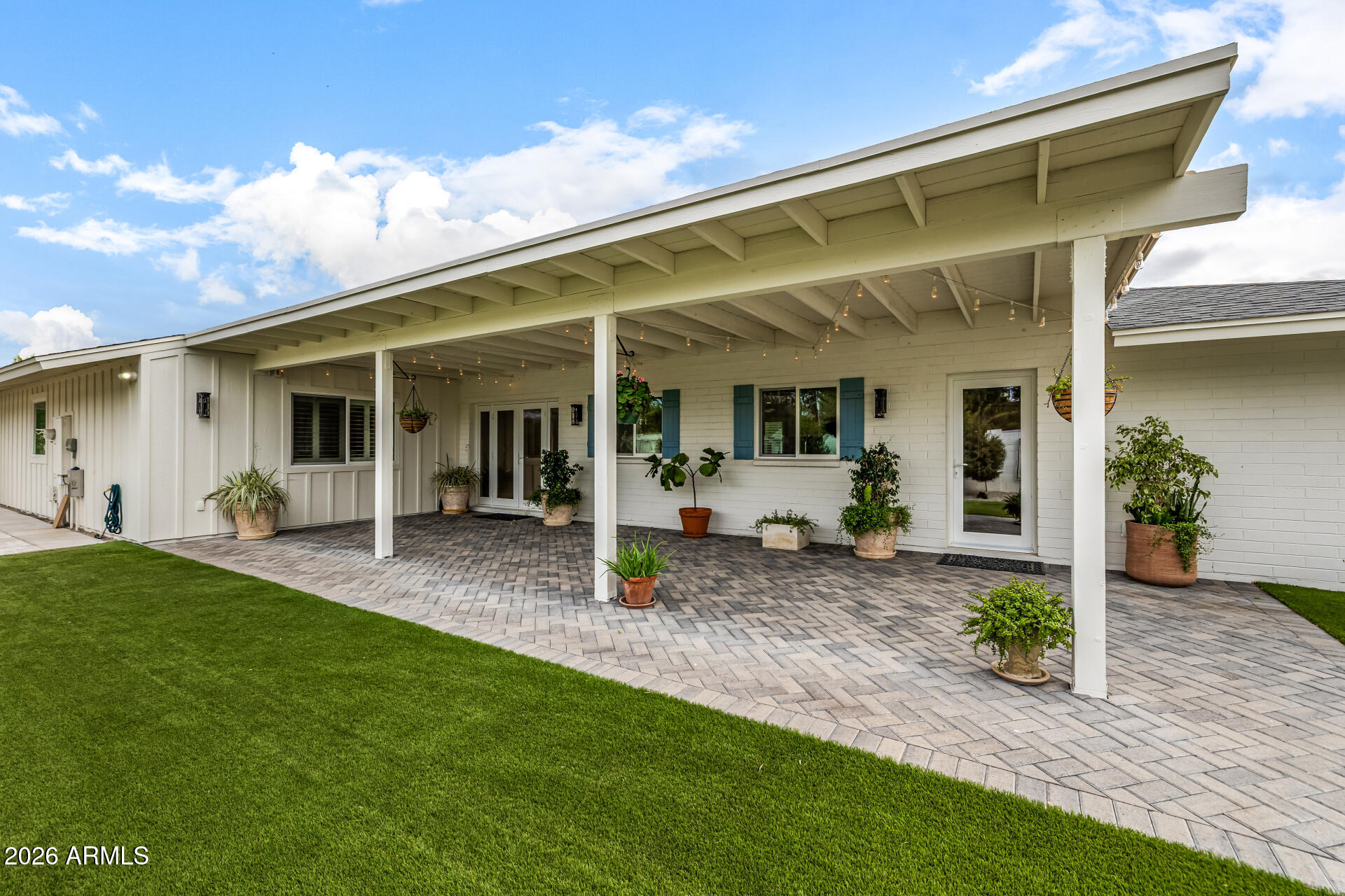 4010 E COOLIDGE Street