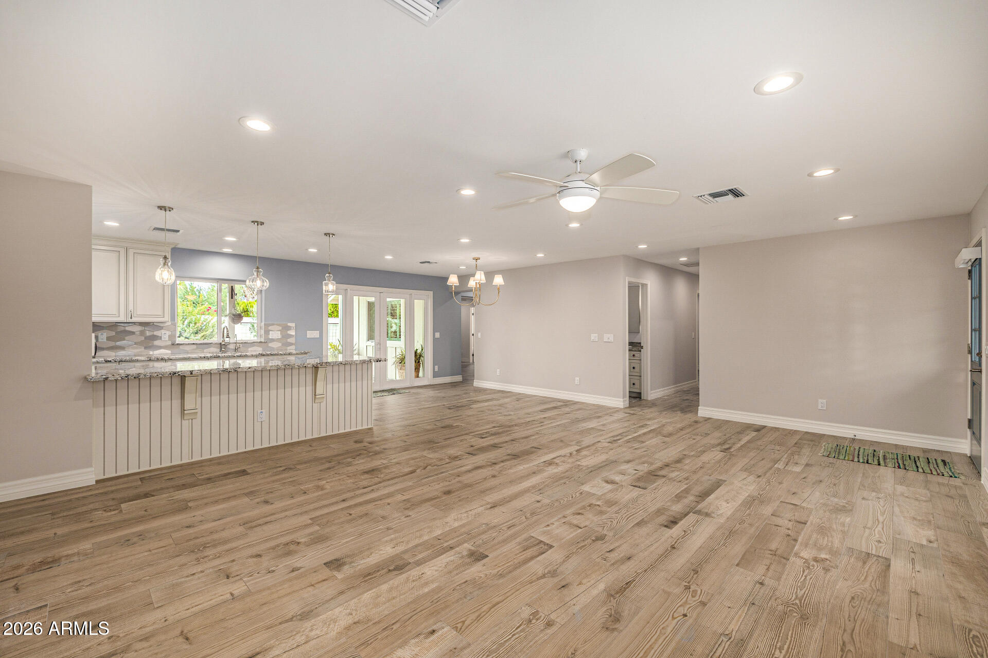 4010 E COOLIDGE Street