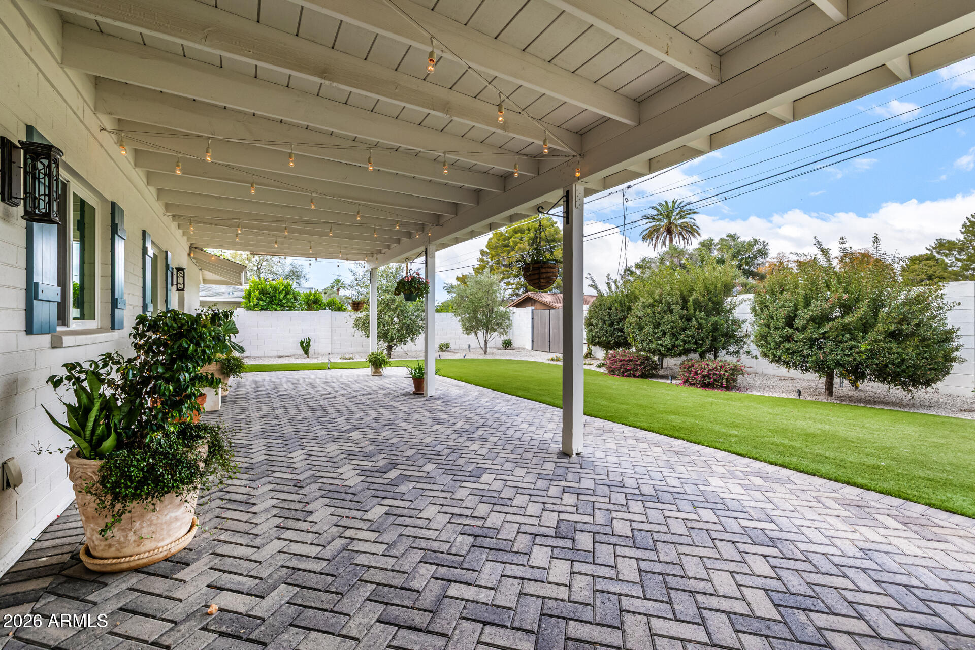 4010 E COOLIDGE Street