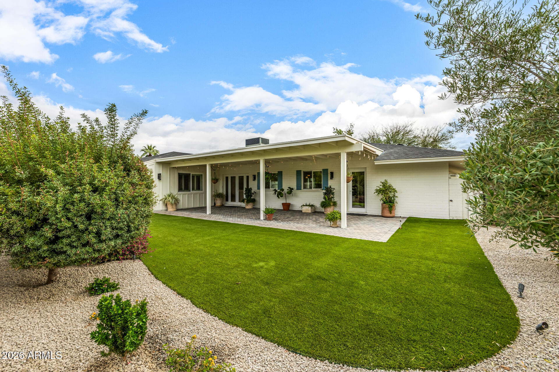 4010 E COOLIDGE Street