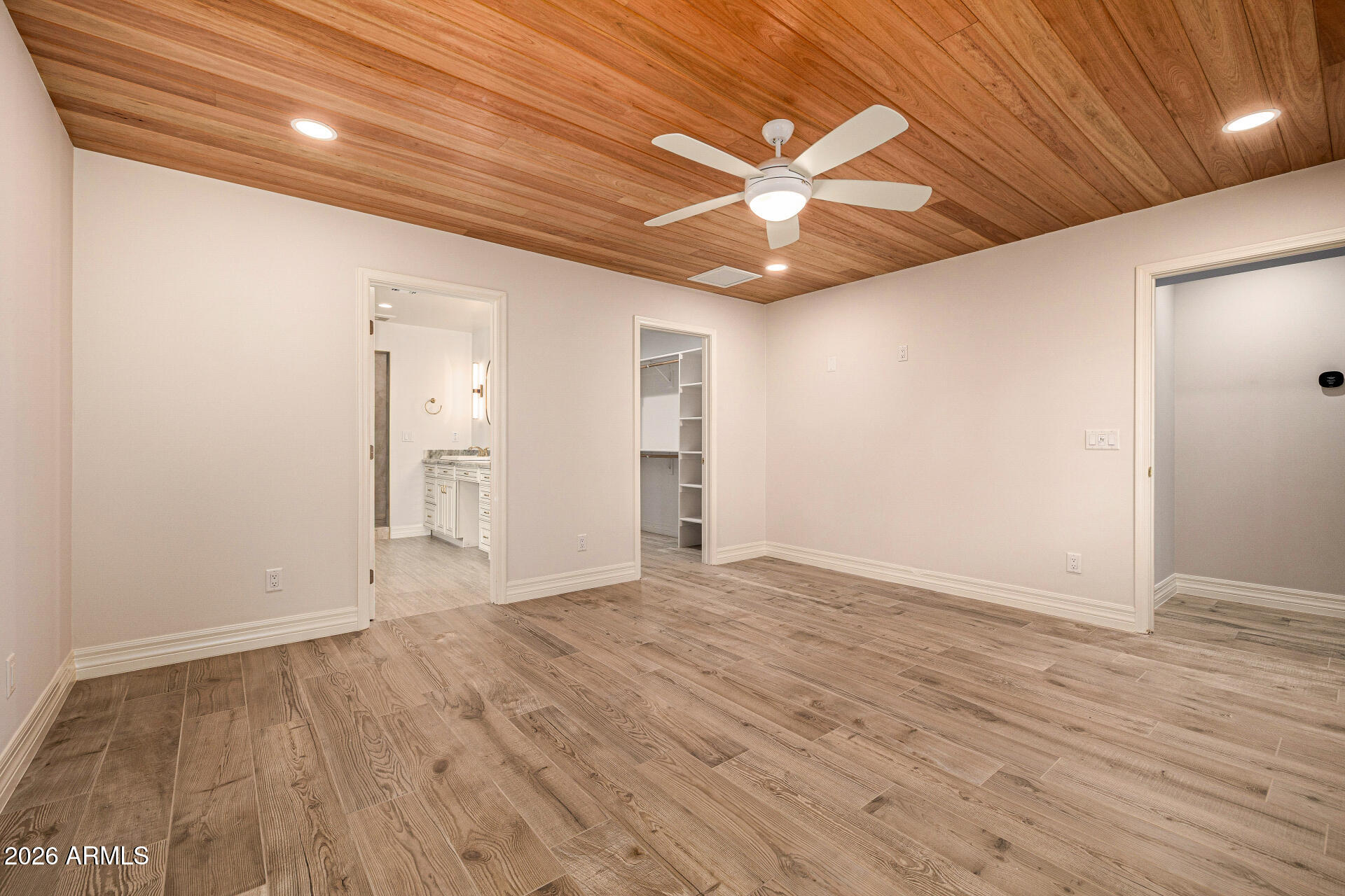 4010 E COOLIDGE Street