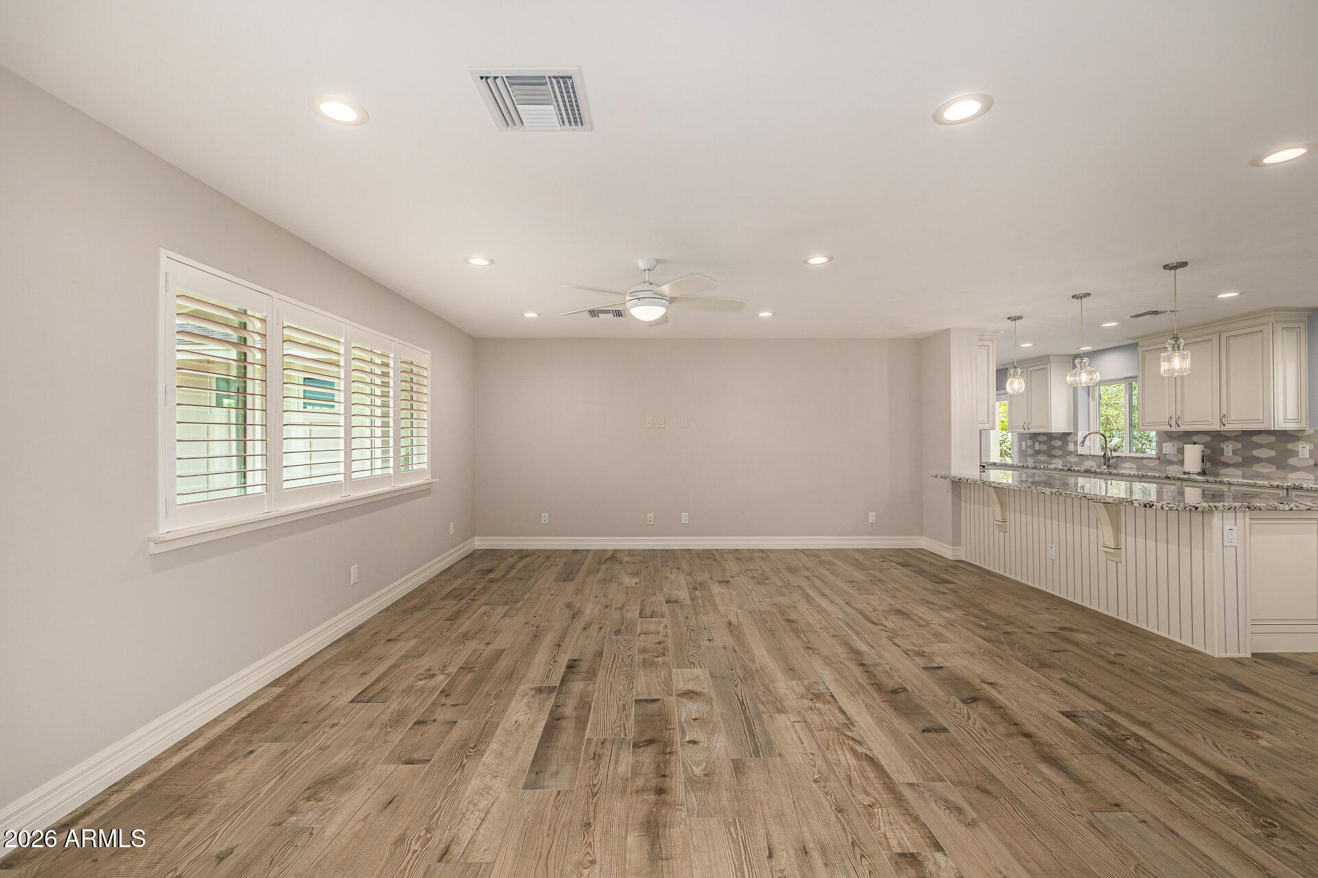 4010 E COOLIDGE Street