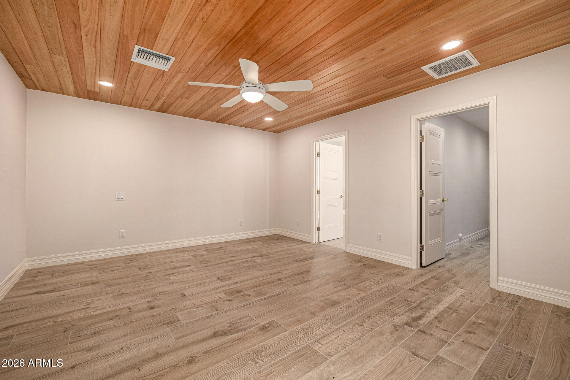 4010 E COOLIDGE Street