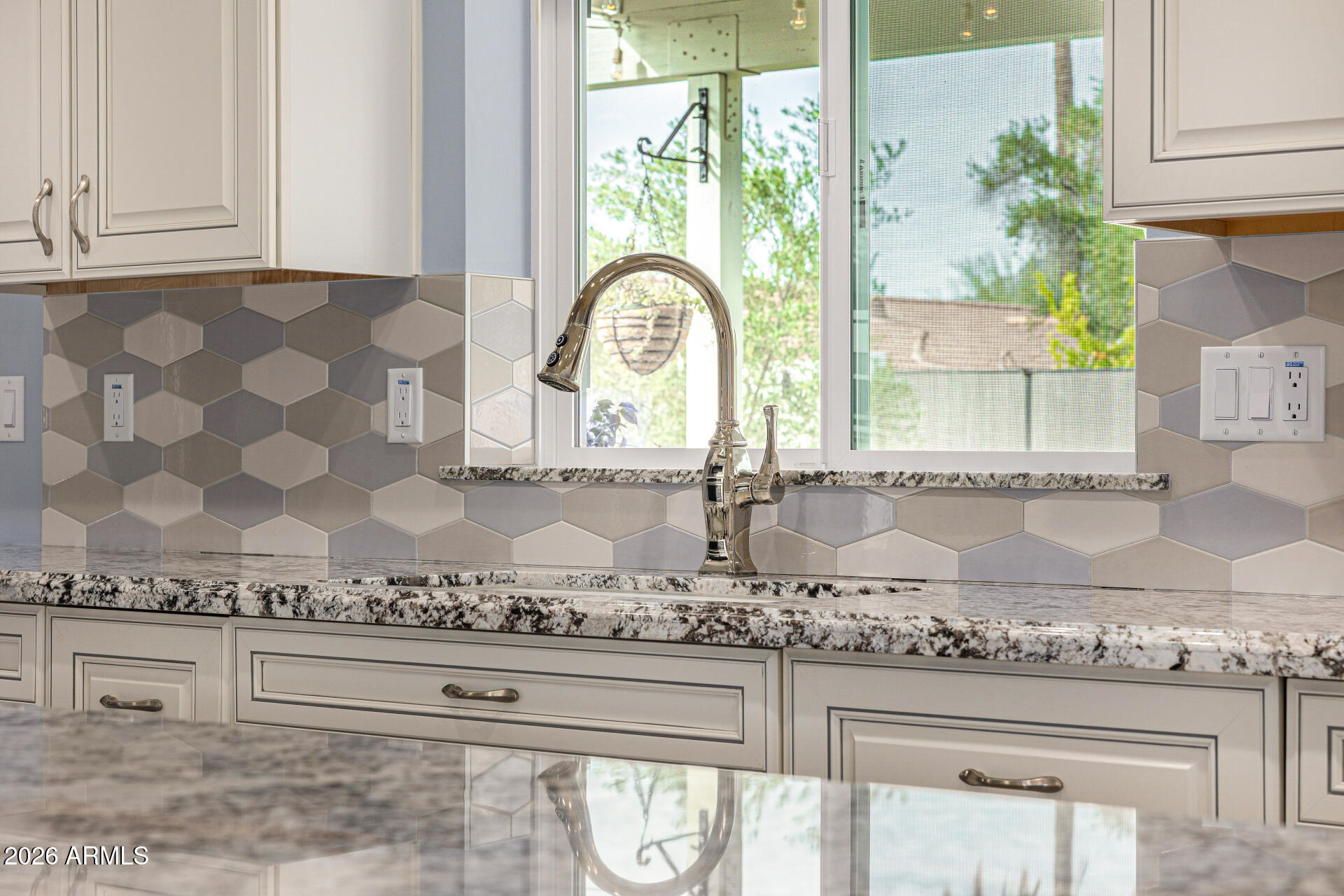 4010 E COOLIDGE Street