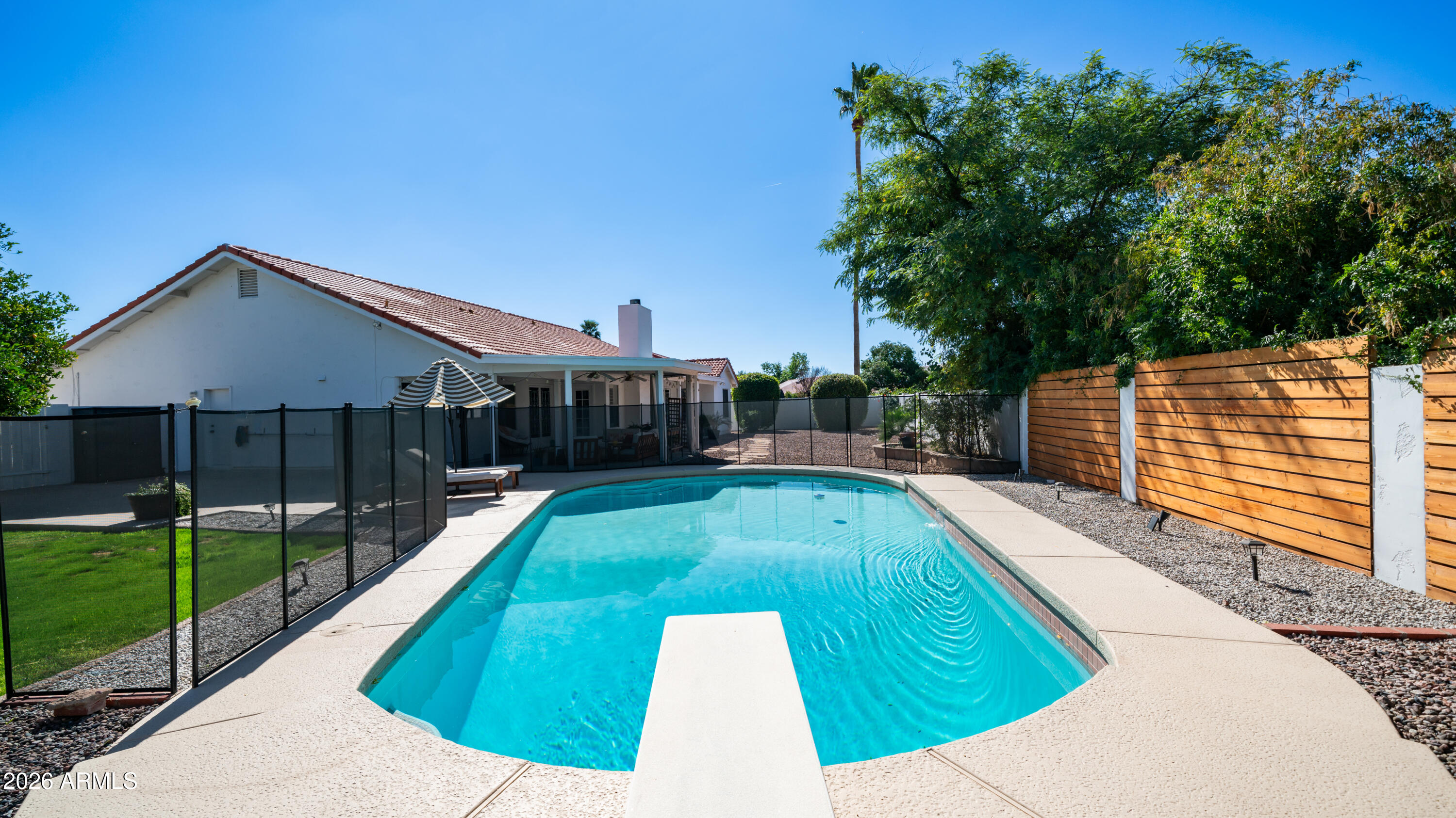 2334 N ROSE