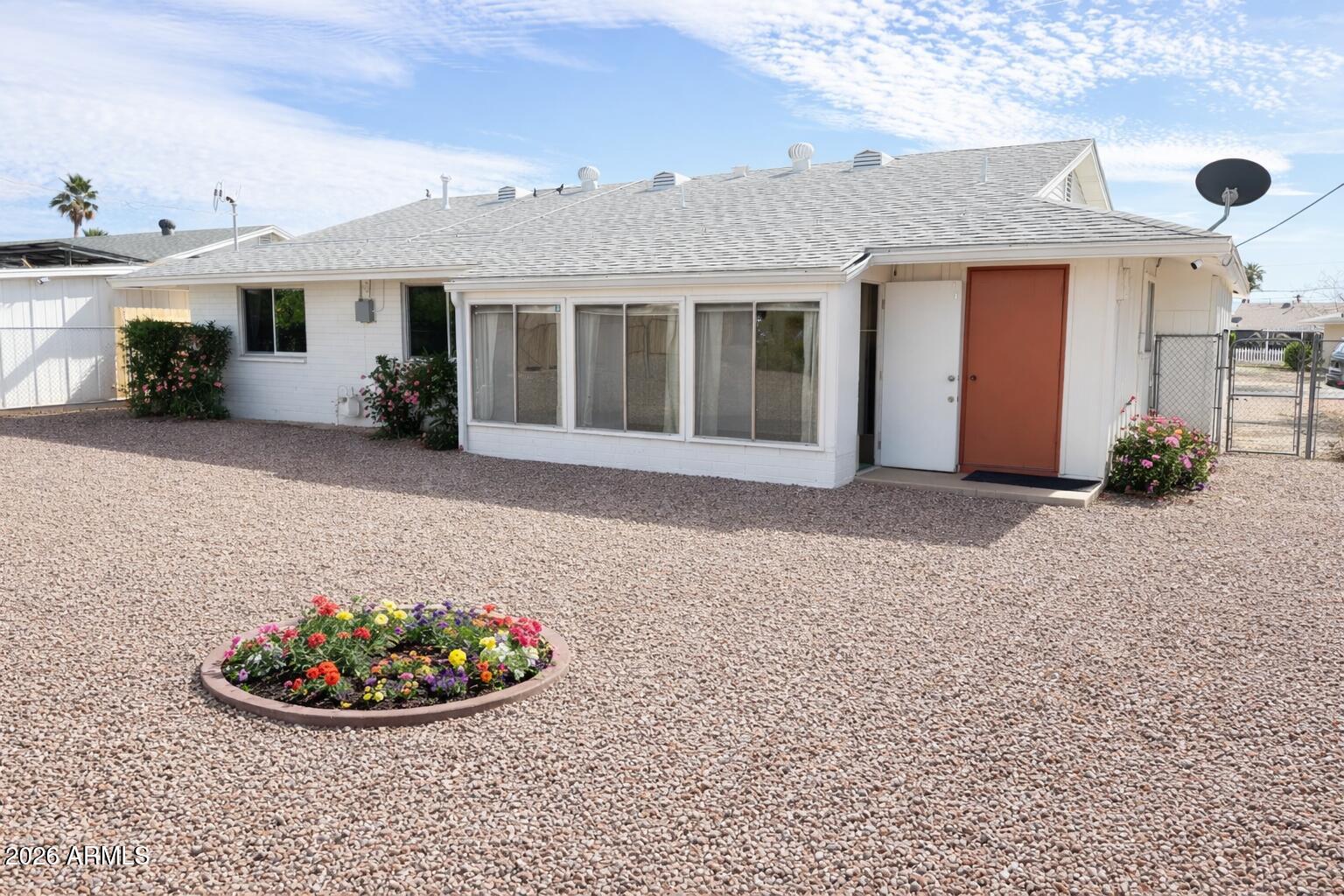 10136 W DESERT HILLS Drive