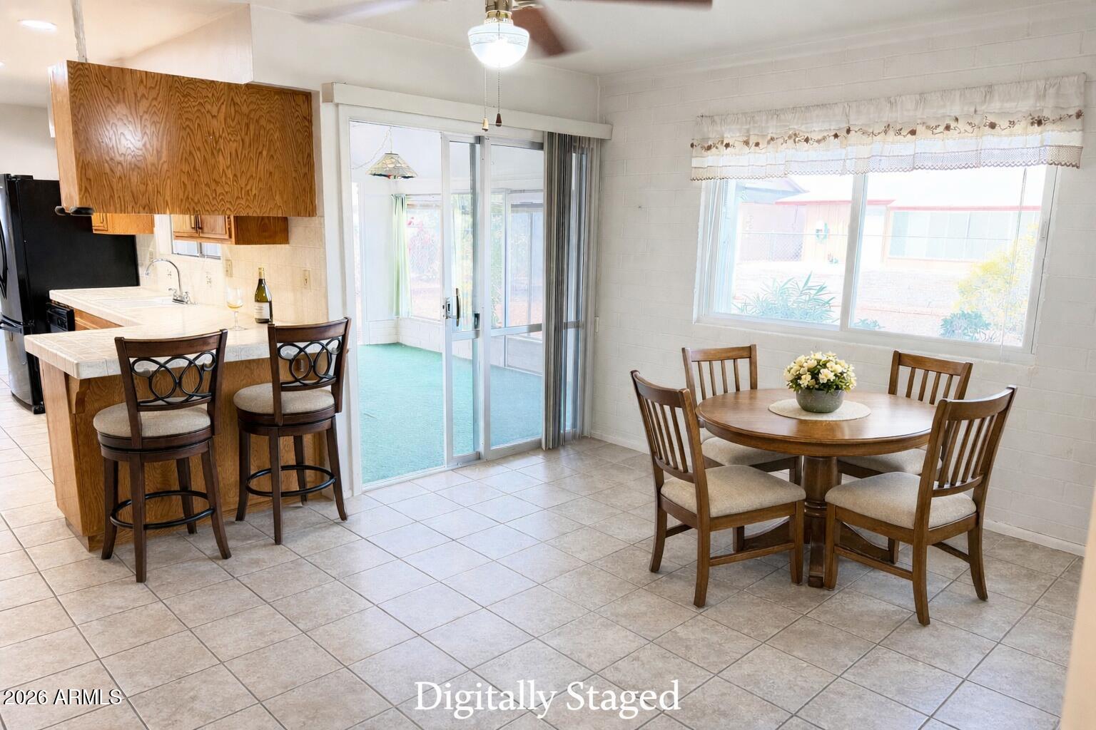 10136 W DESERT HILLS Drive