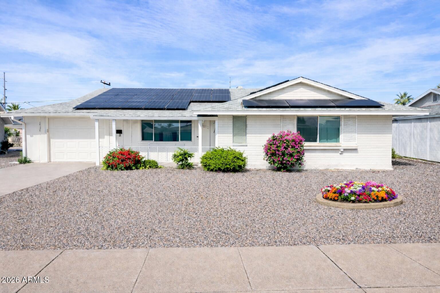 10136 W DESERT HILLS Drive