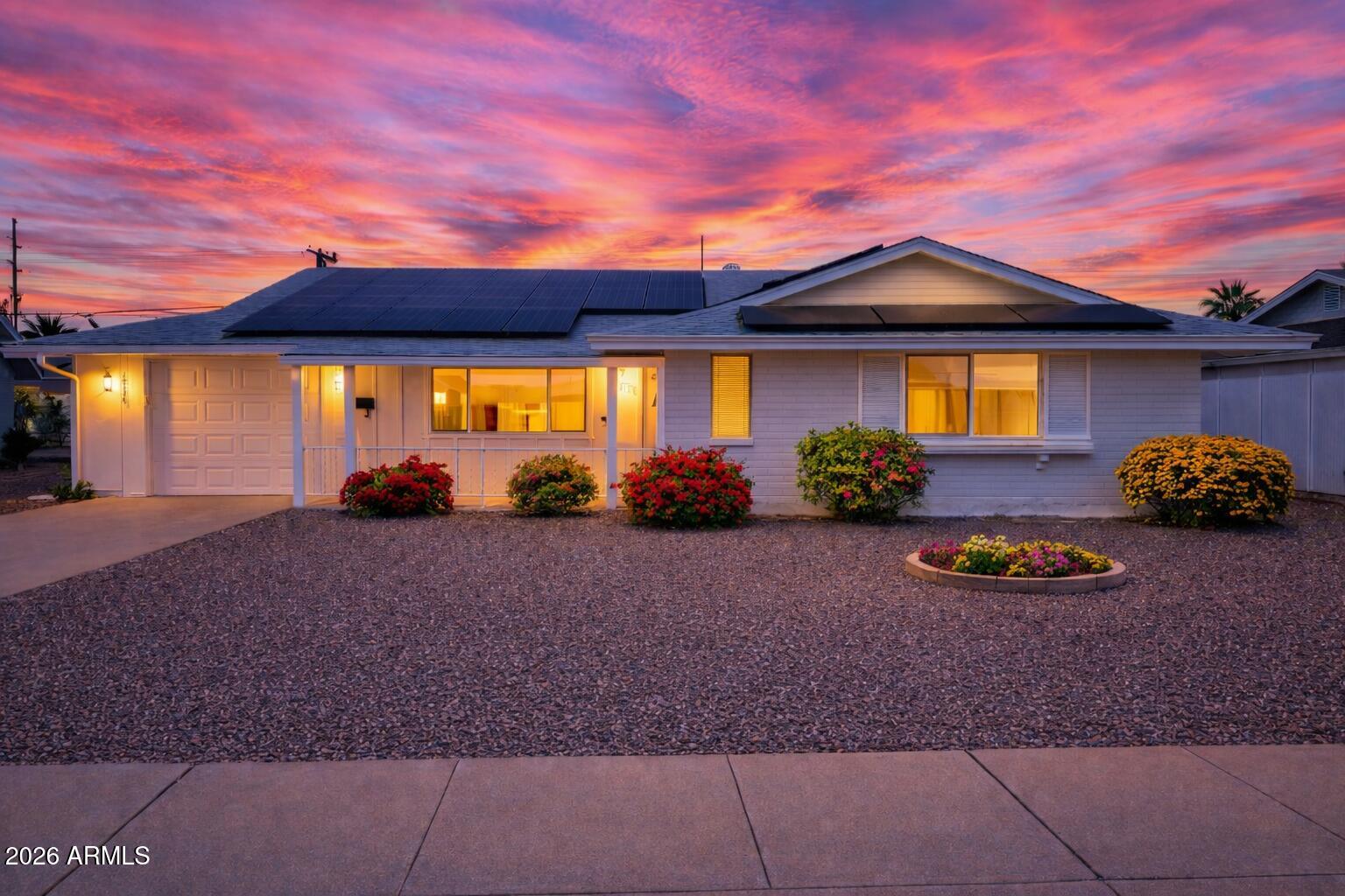 10136 W DESERT HILLS Drive