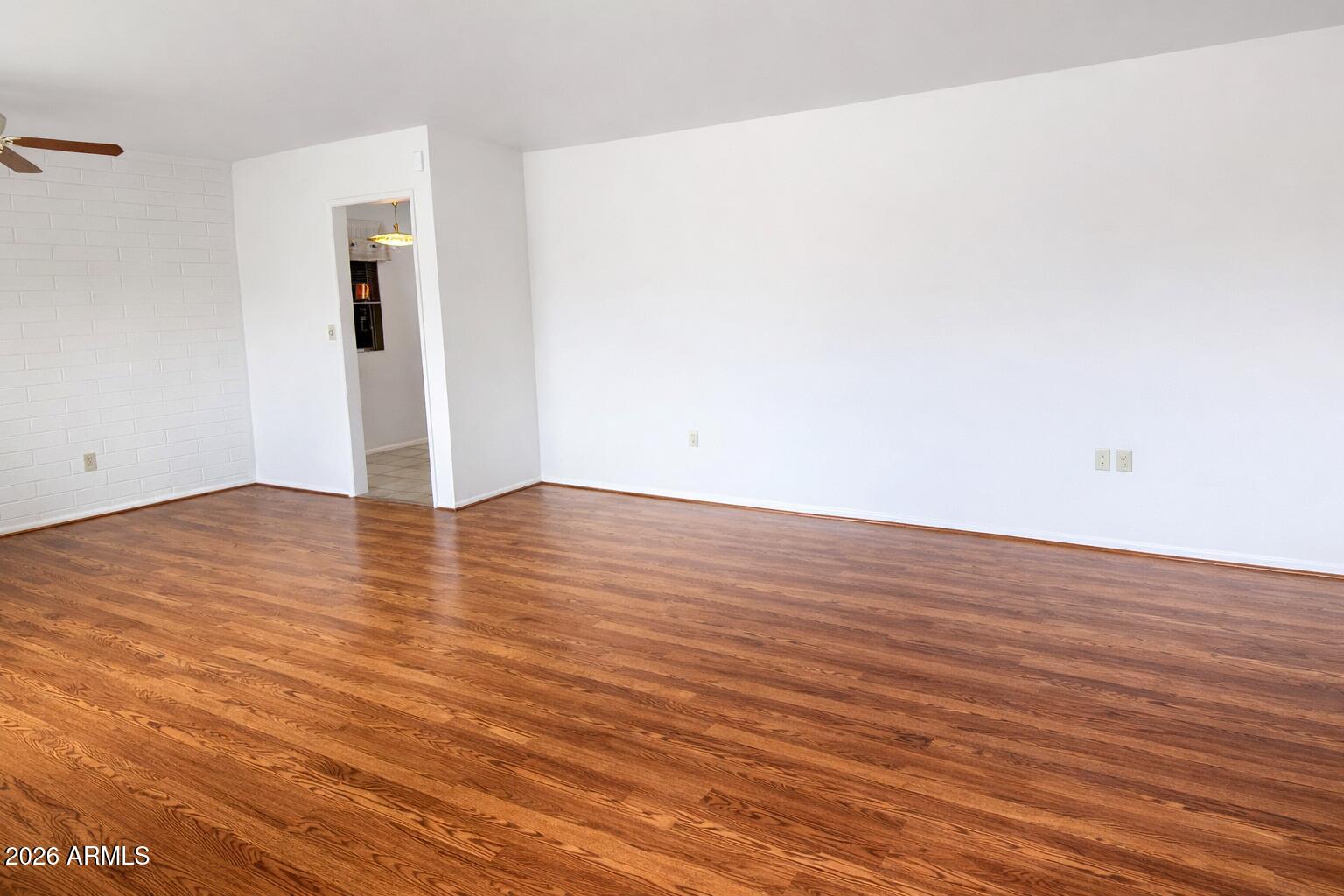 10136 W DESERT HILLS Drive