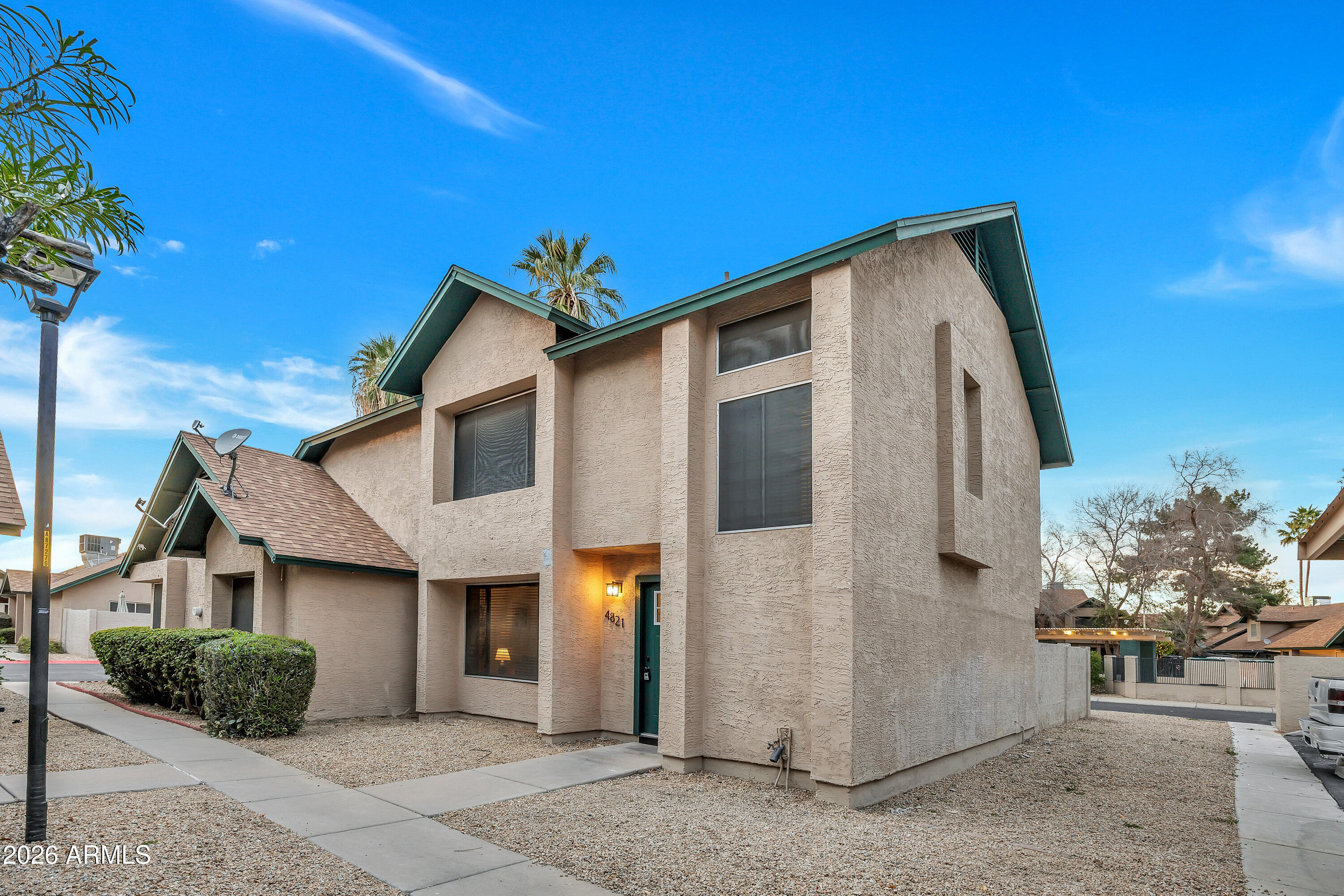 4821 W LOMA Lane