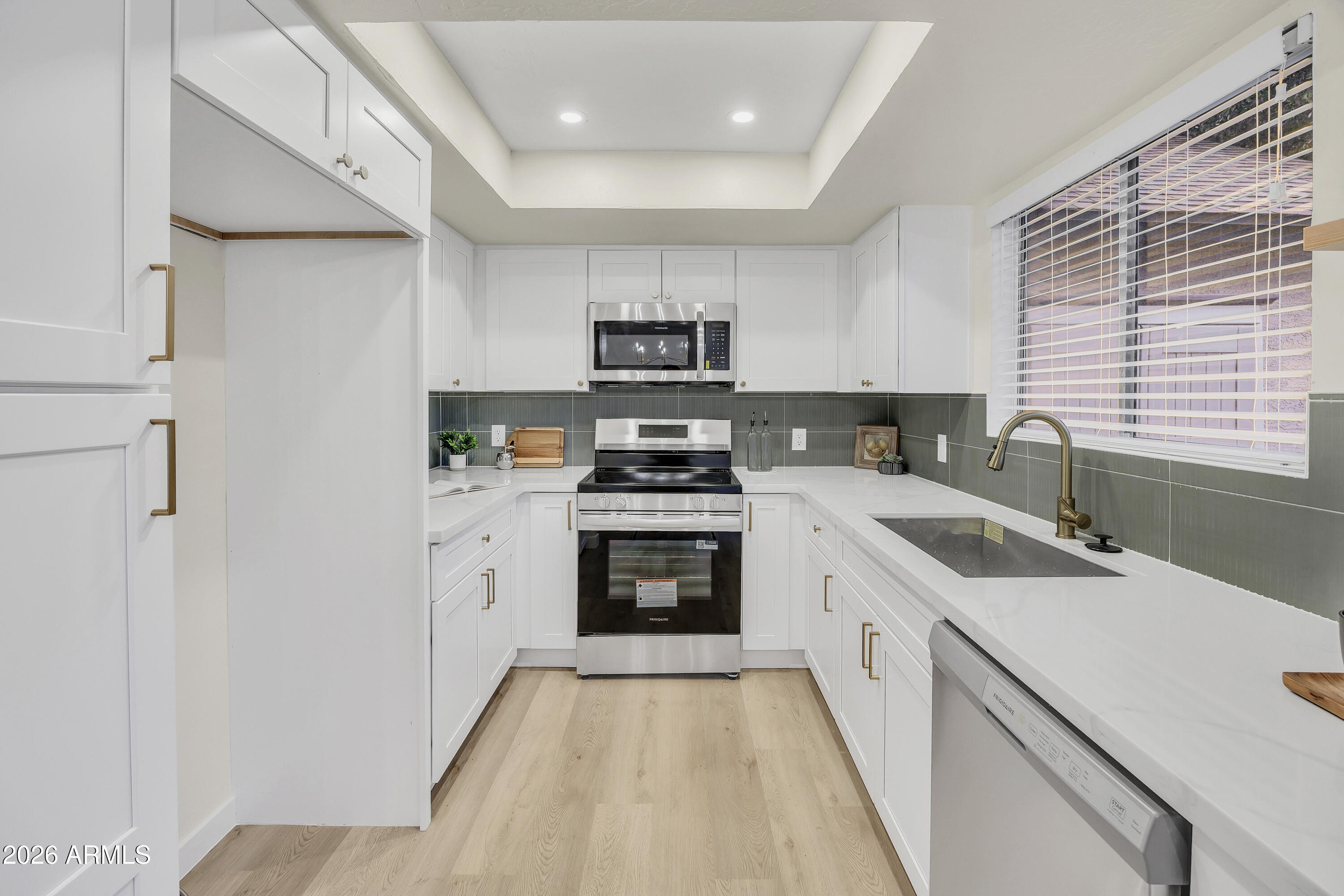 4821 W LOMA Lane