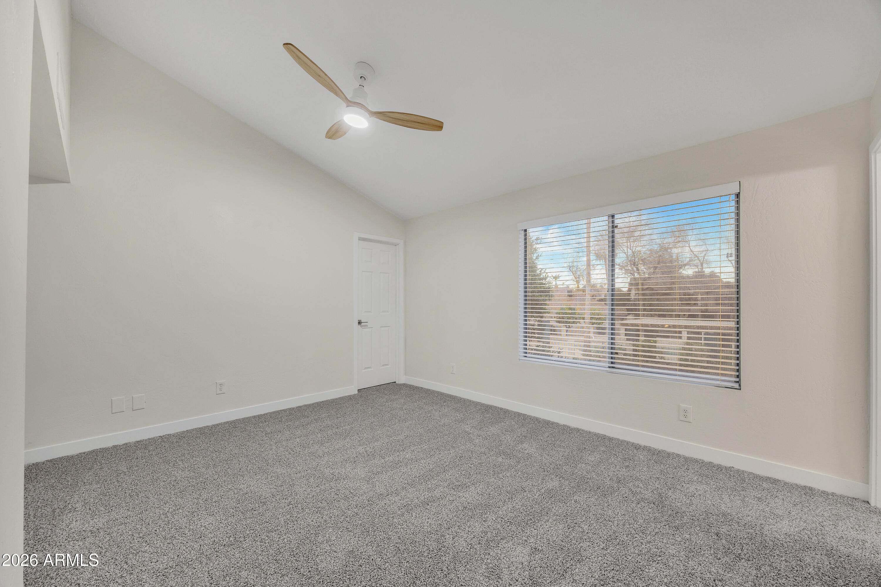 4821 W LOMA Lane
