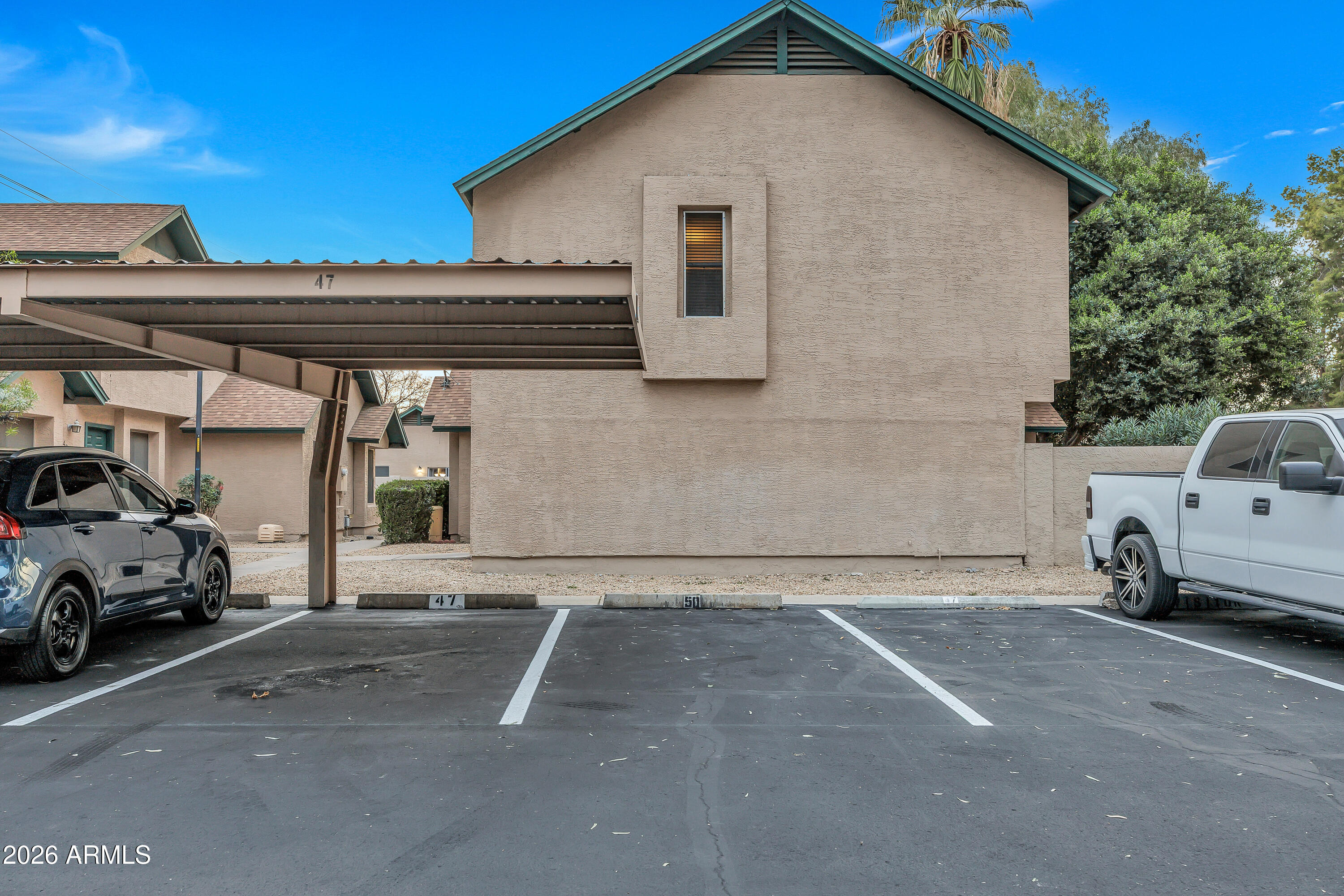 4821 W LOMA Lane