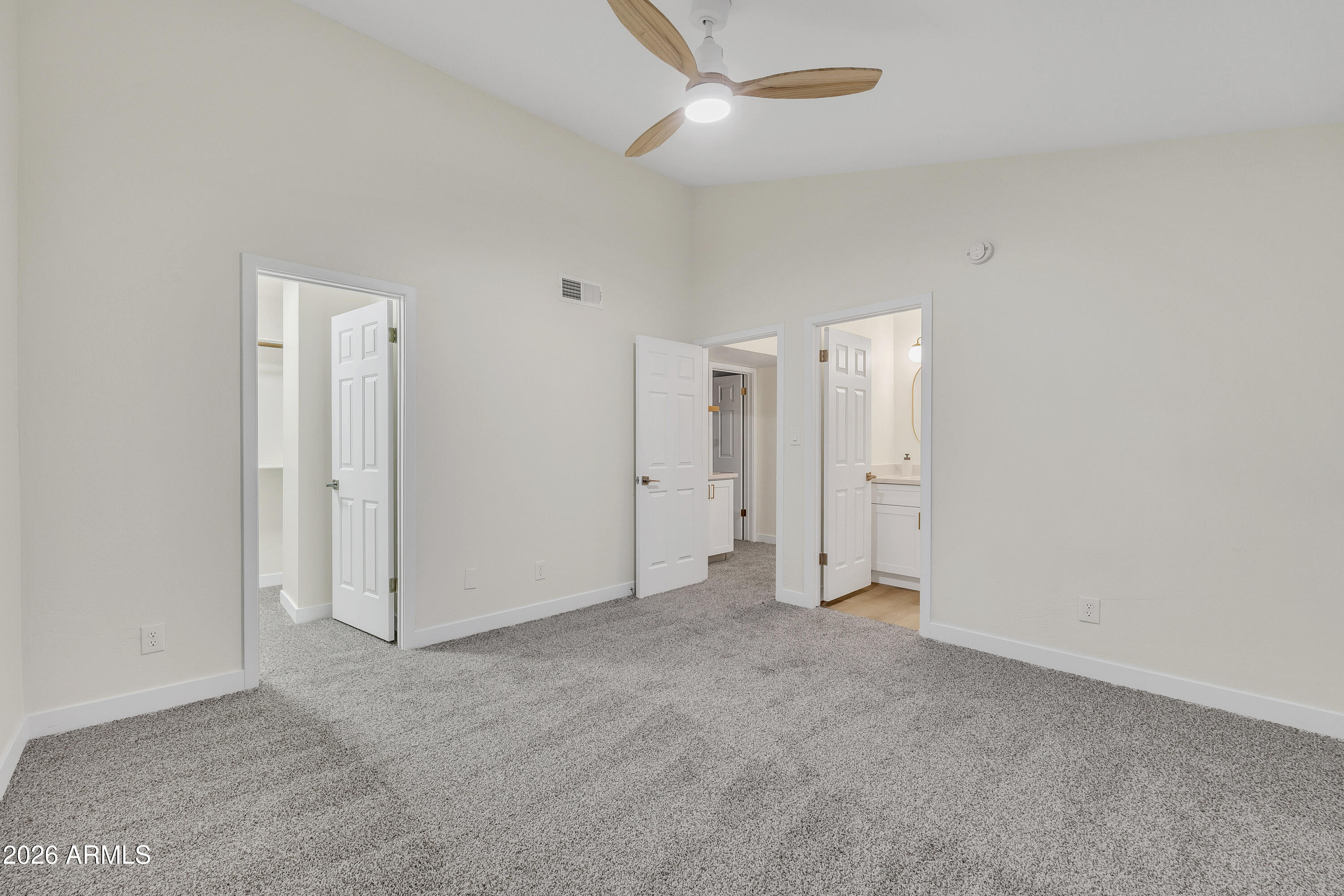 4821 W LOMA Lane
