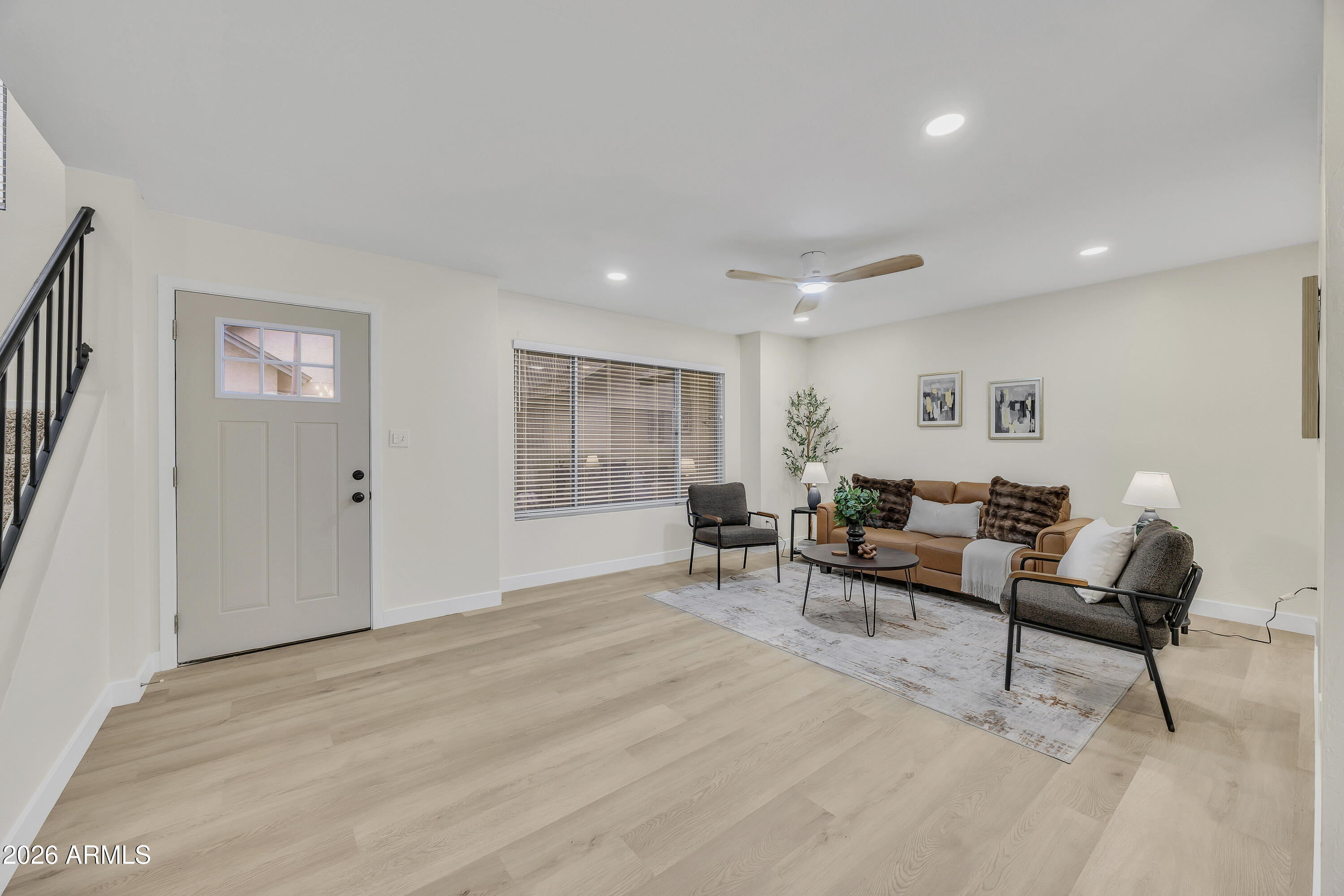 4821 W LOMA Lane