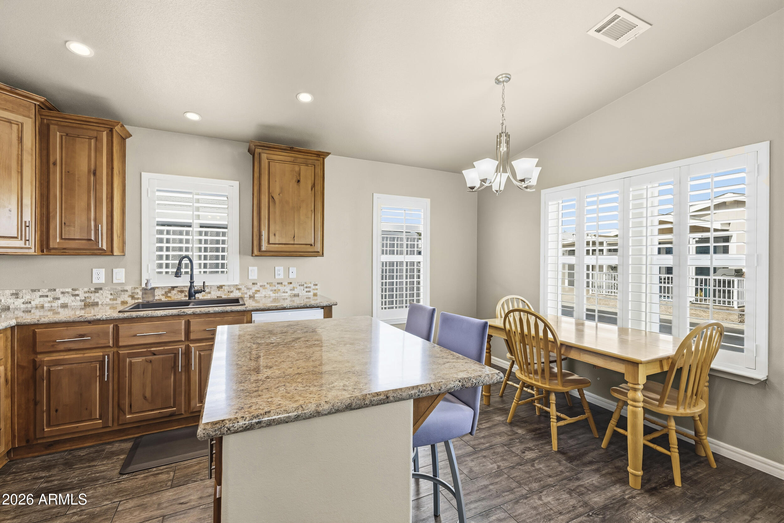 650 N Hawes Road Road 3509