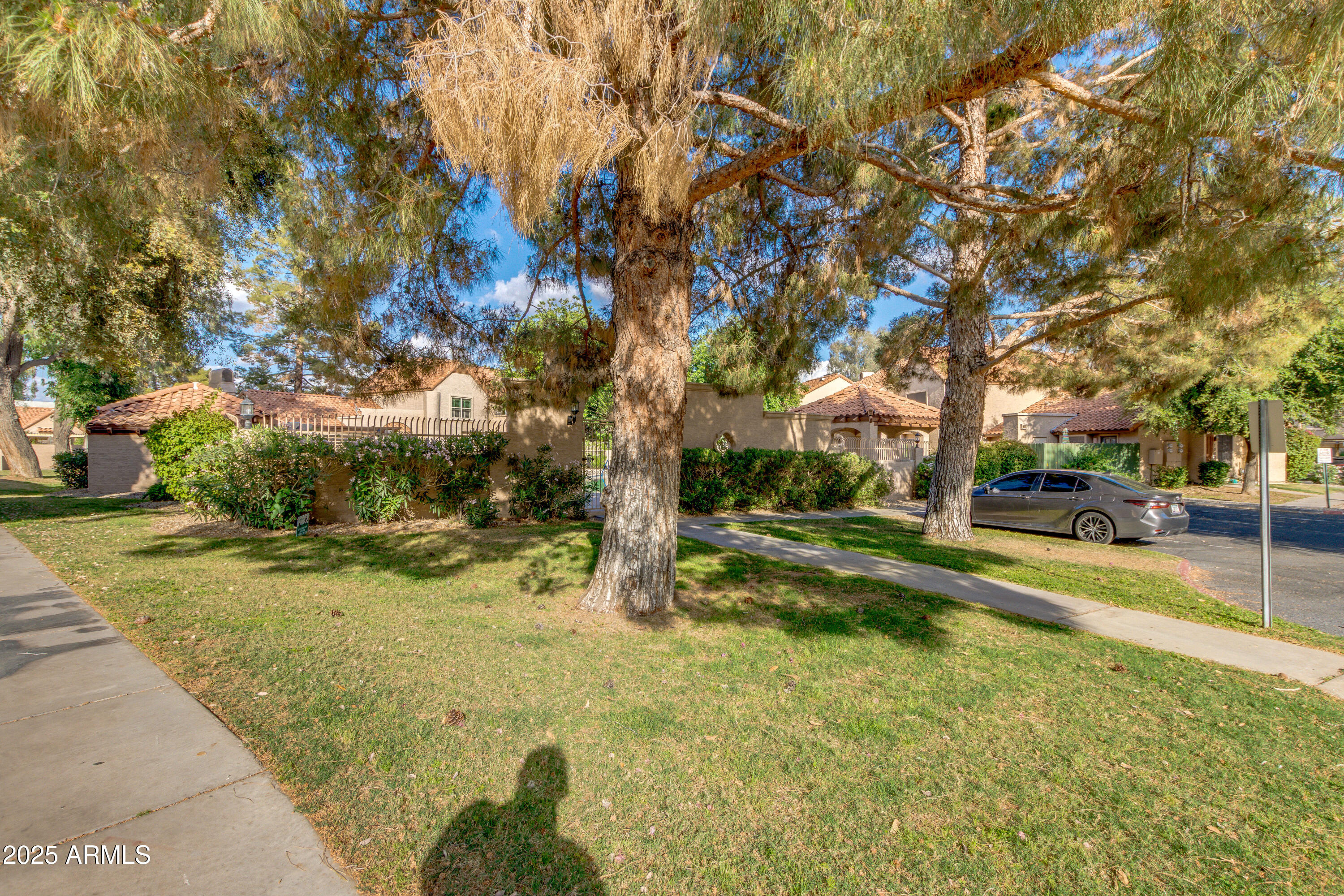 4901 E KELTON Lane 1052