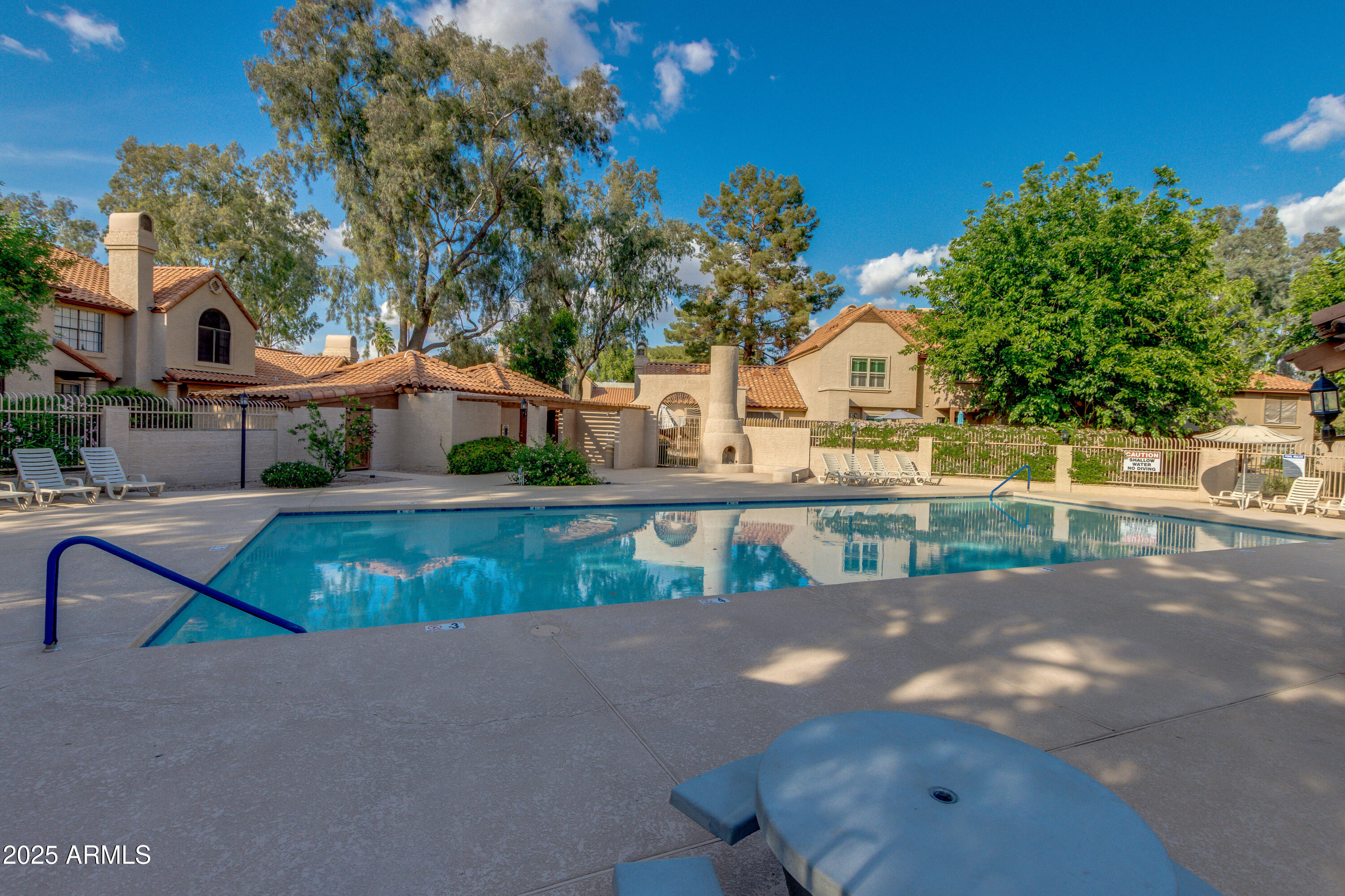 4901 E KELTON Lane 1052