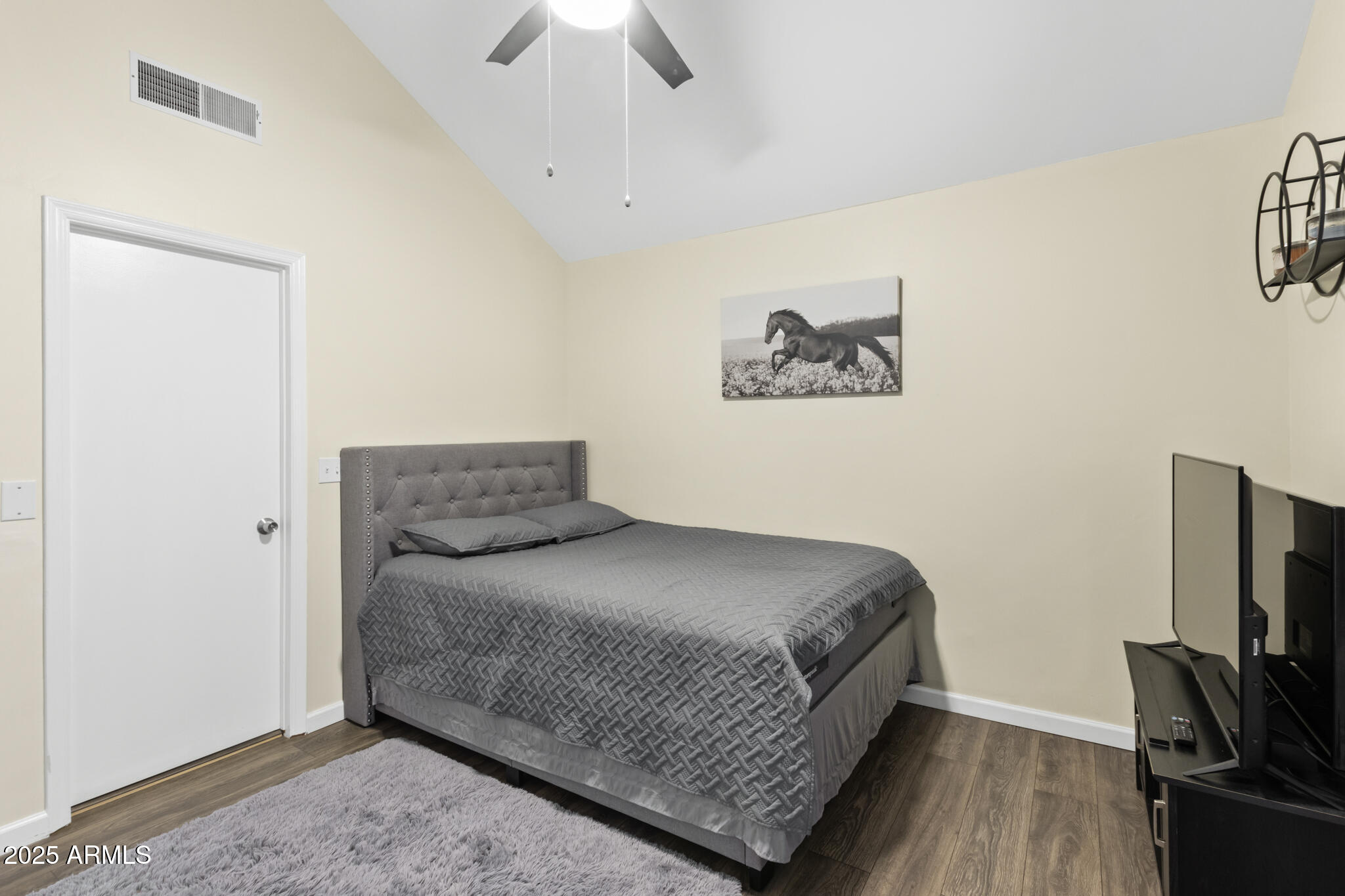 4901 E KELTON Lane 1052
