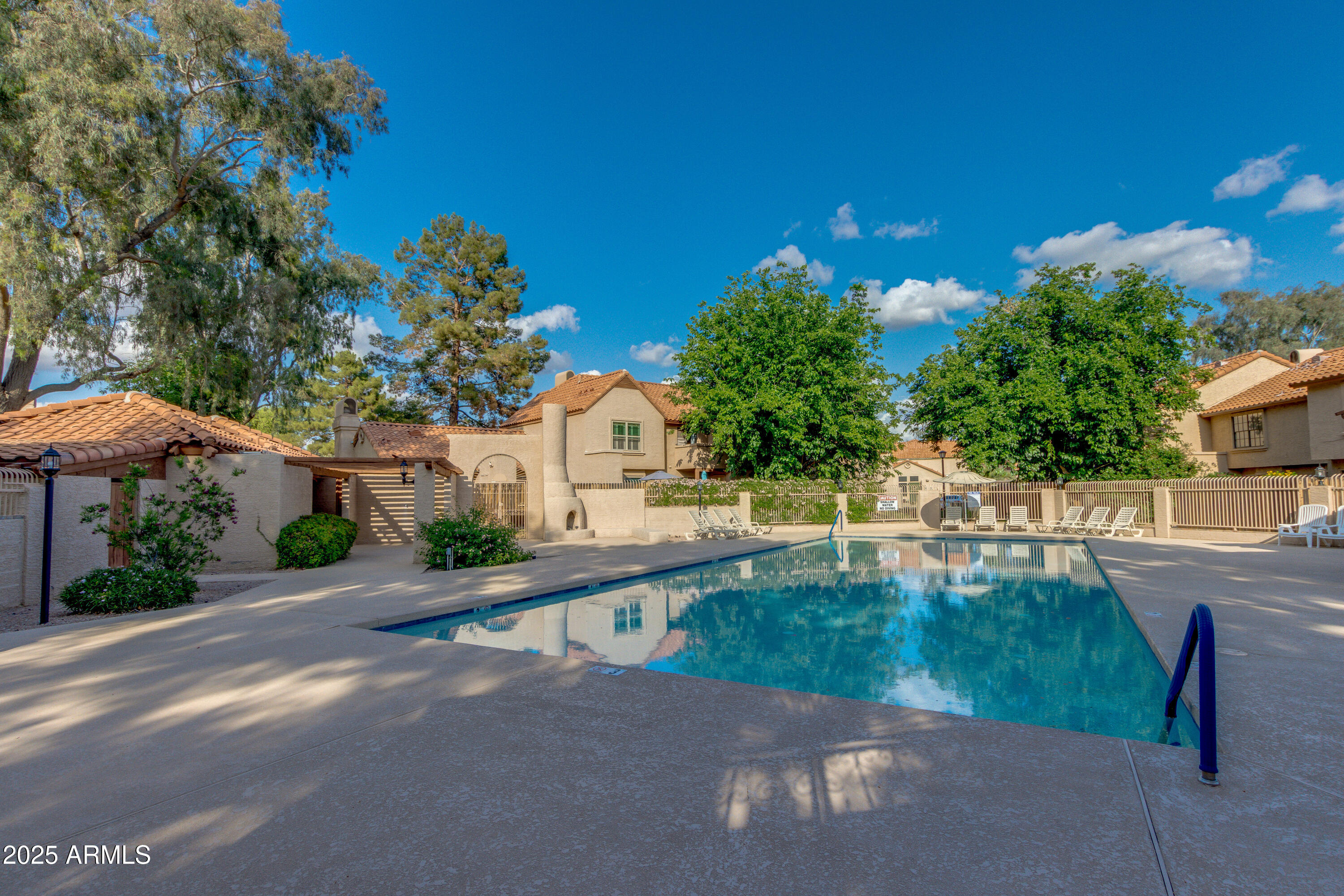 4901 E KELTON Lane 1052
