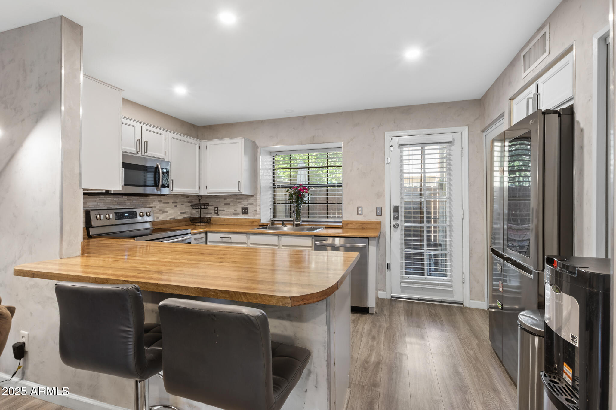 4901 E KELTON Lane 1052