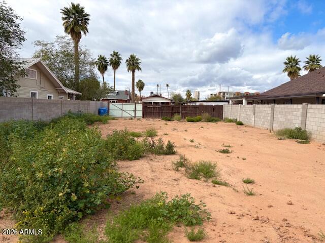 2237 N RICHLAND Street 6