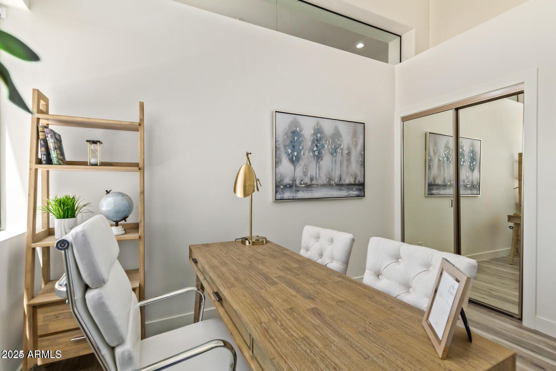 8989 N GAINEY CENTER Drive 231