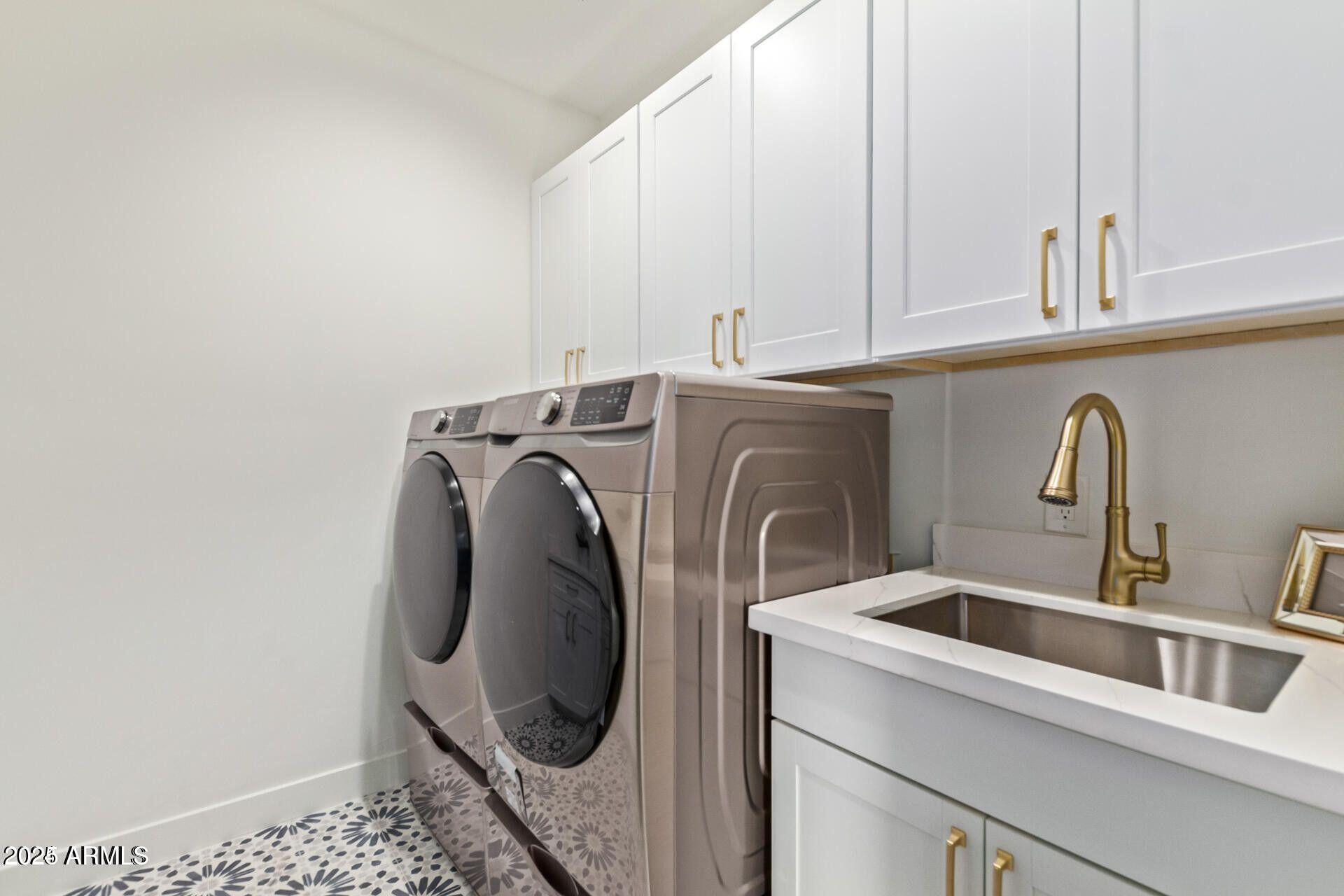 8989 N GAINEY CENTER Drive 231