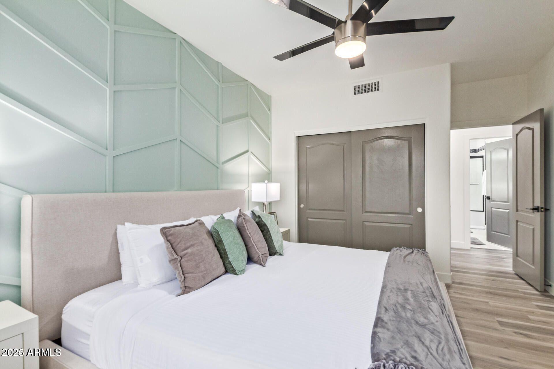 8989 N GAINEY CENTER Drive 231