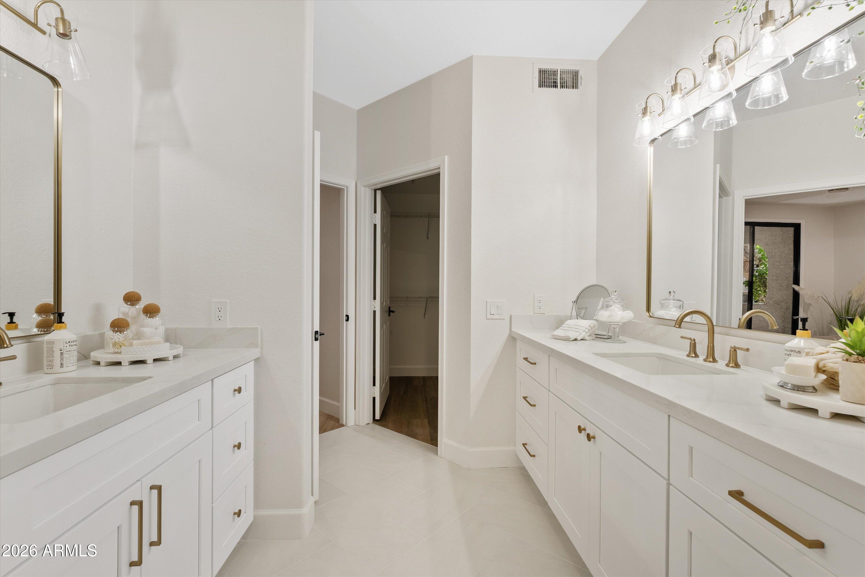 15252 N 100TH Street 1172