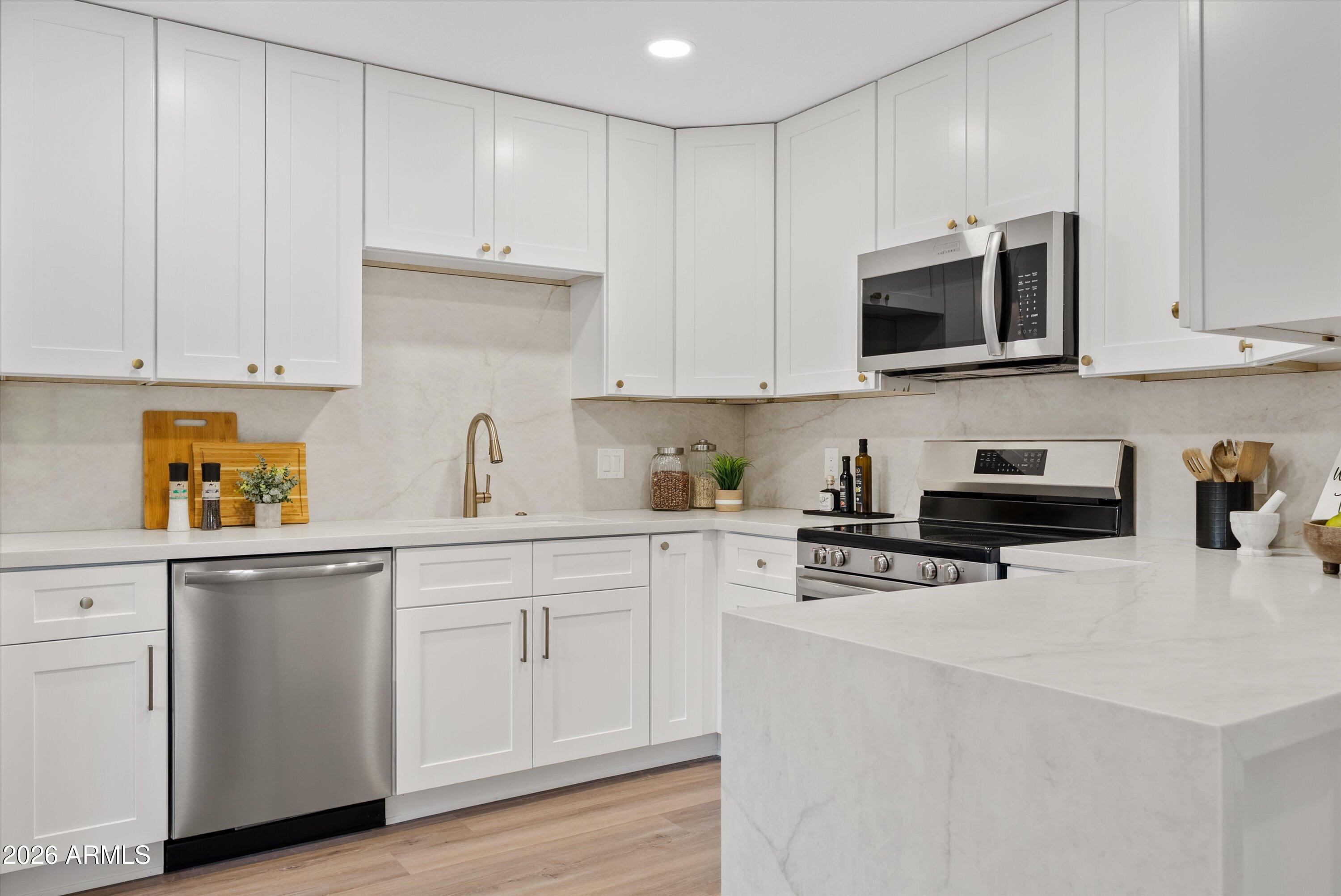 15252 N 100TH Street 1172