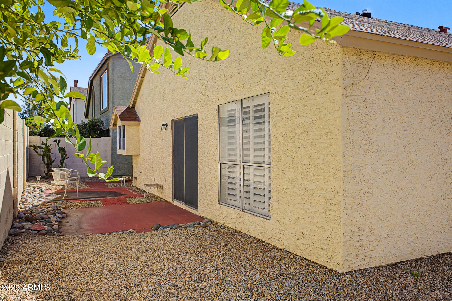 406 E TARO Lane