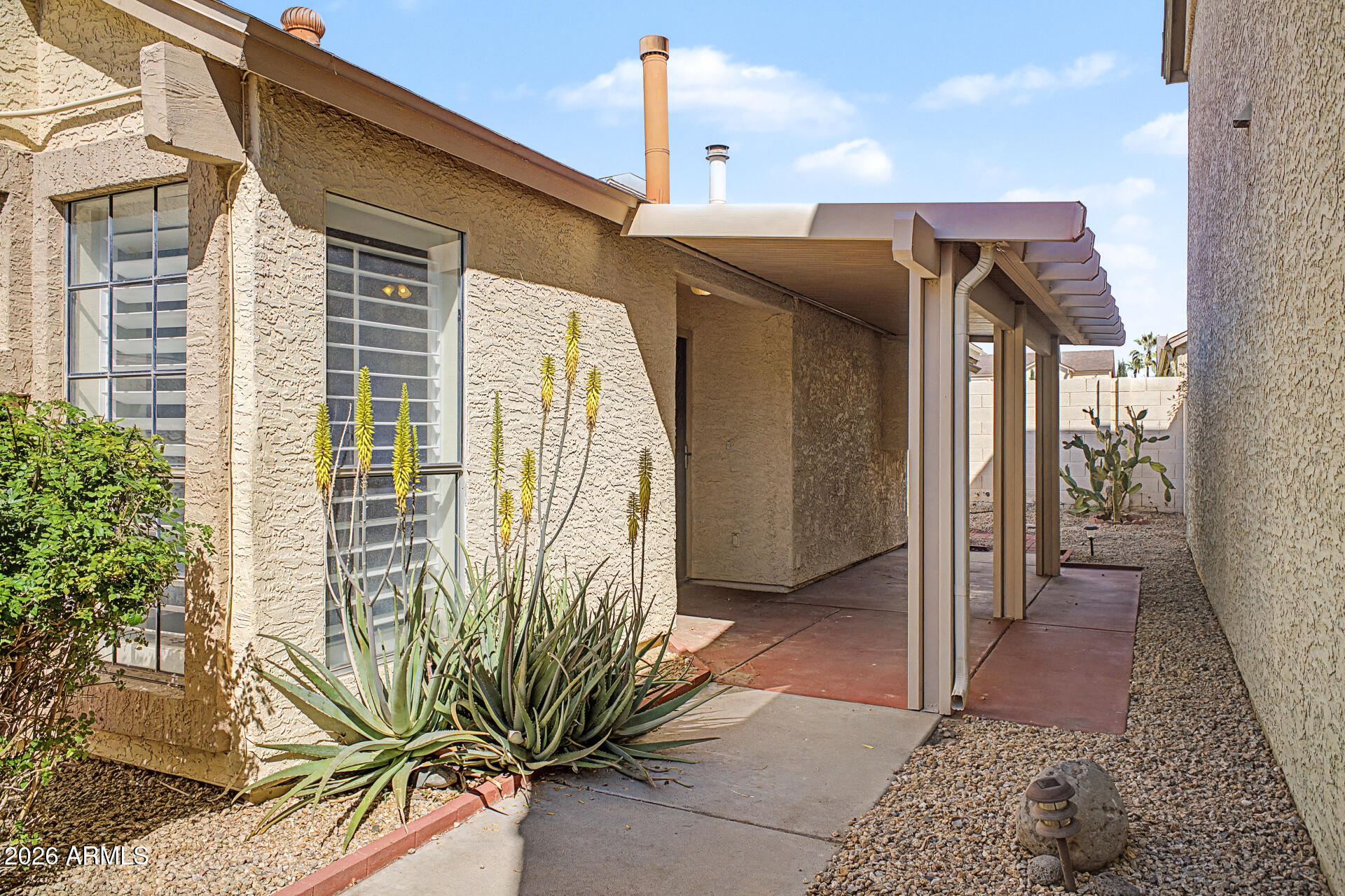 406 E TARO Lane