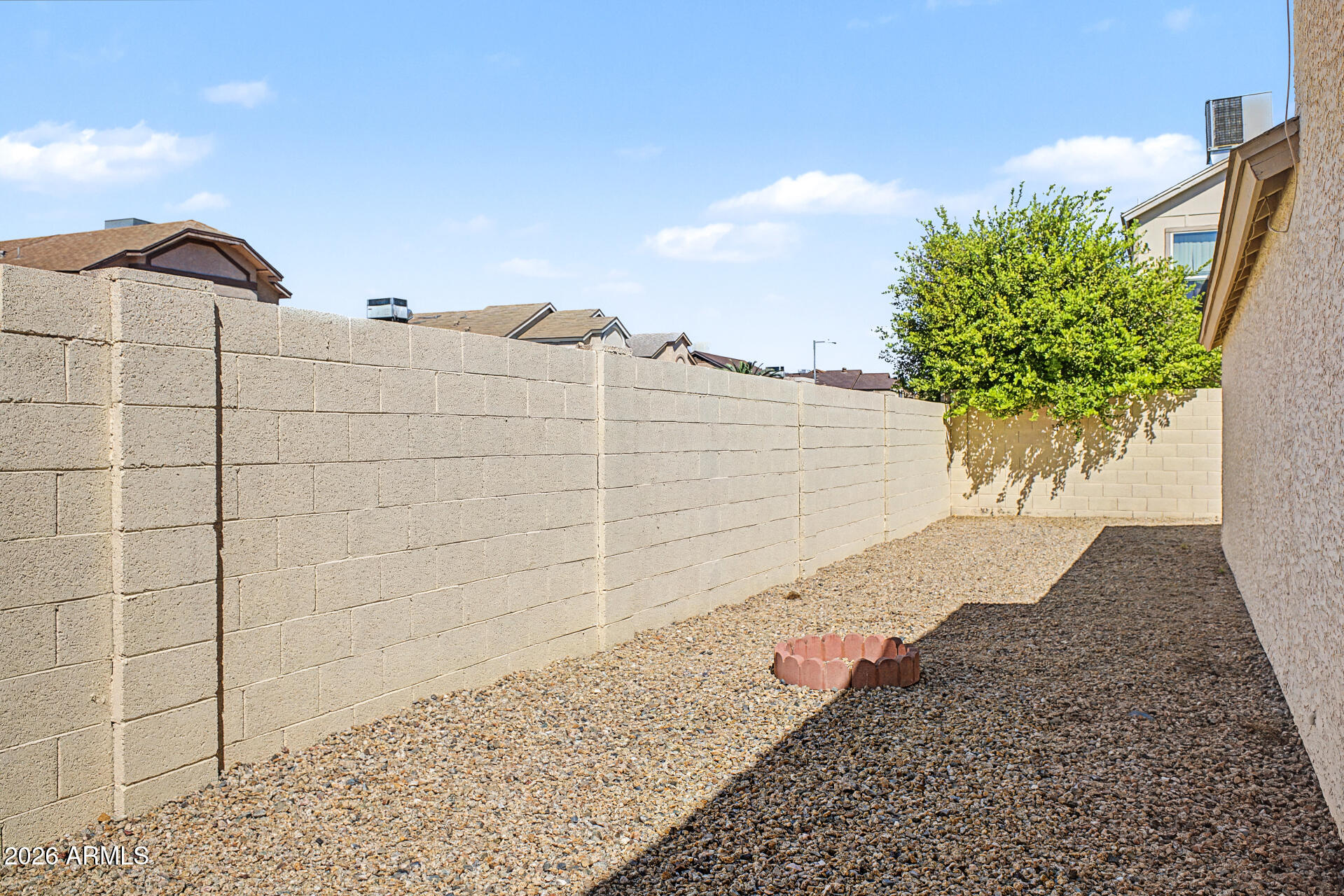 406 E TARO Lane