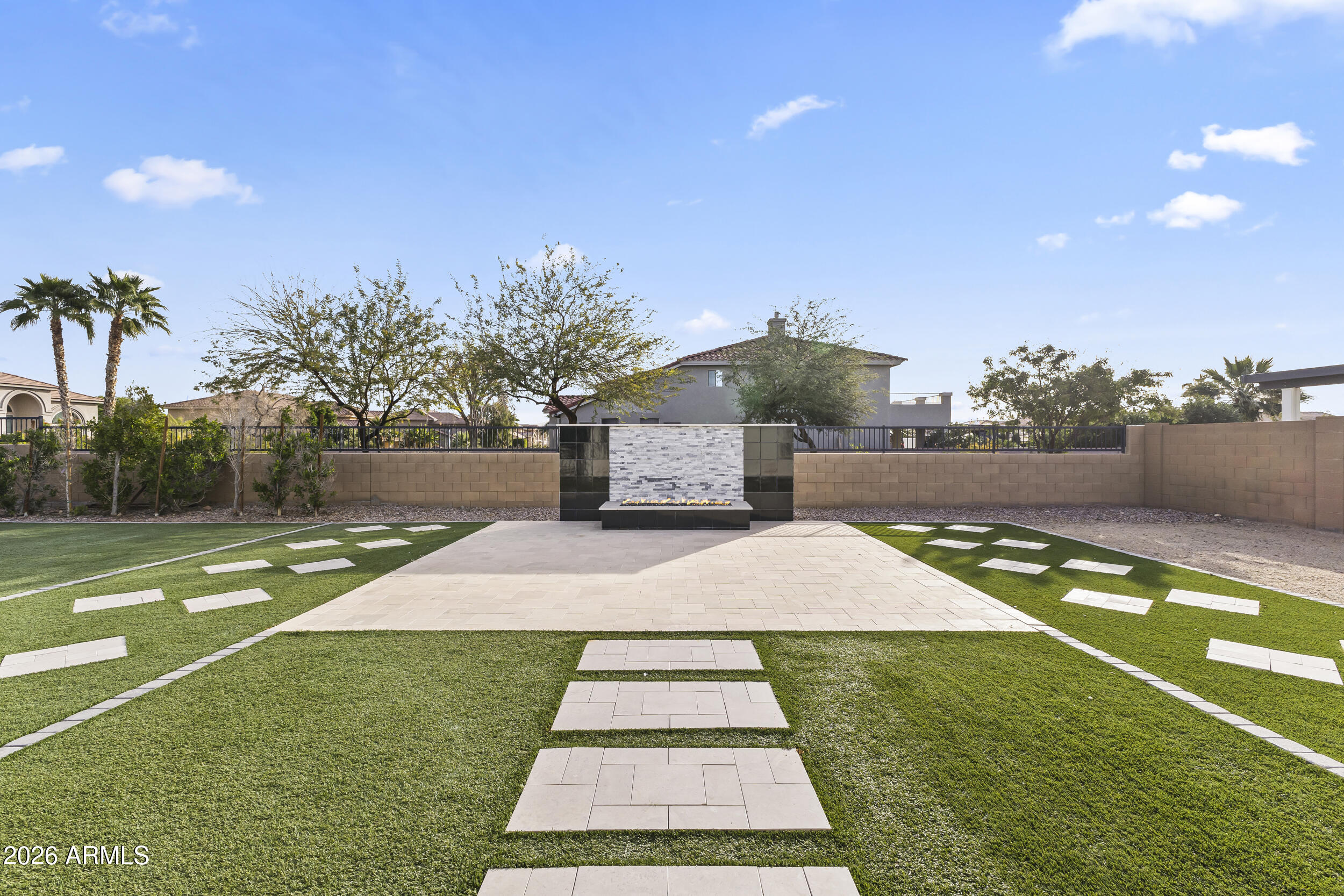 5255 N GINNING Drive