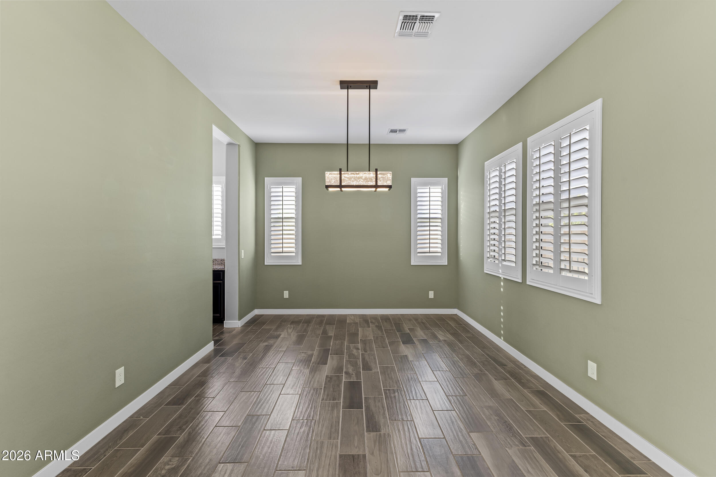 5255 N GINNING Drive