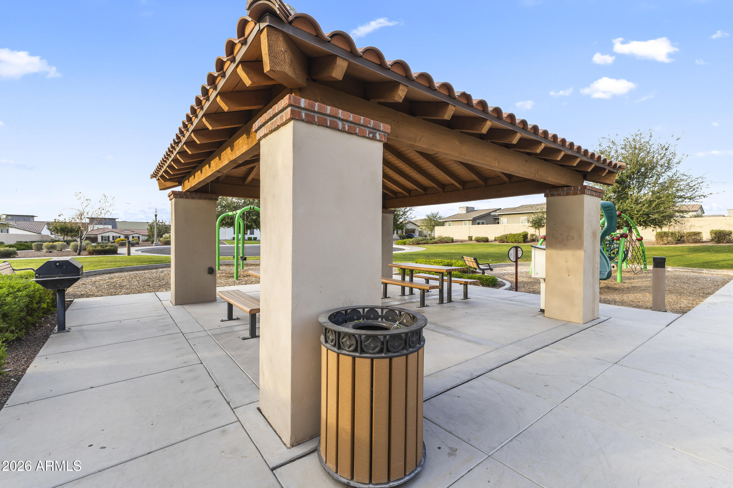 5255 N GINNING Drive