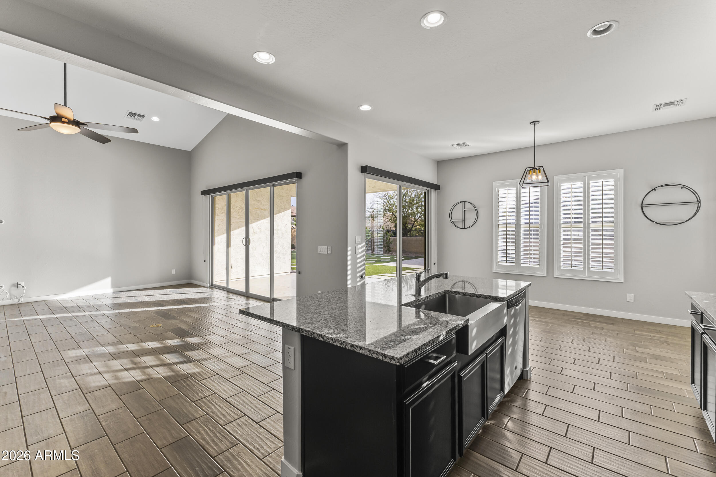 5255 N GINNING Drive