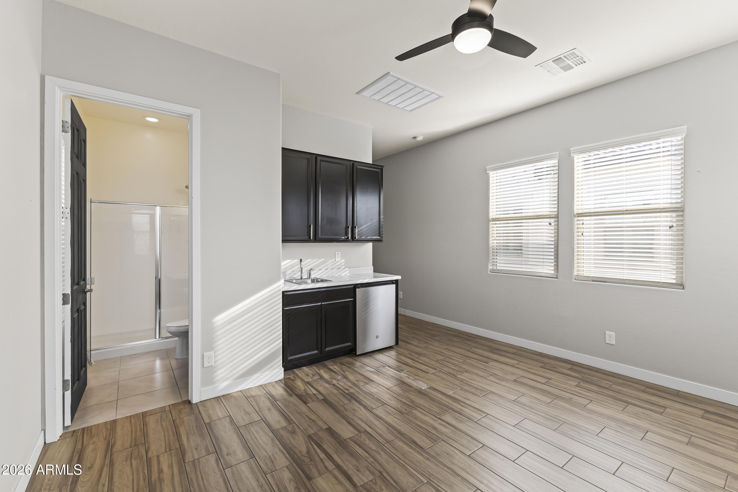 5255 N GINNING Drive