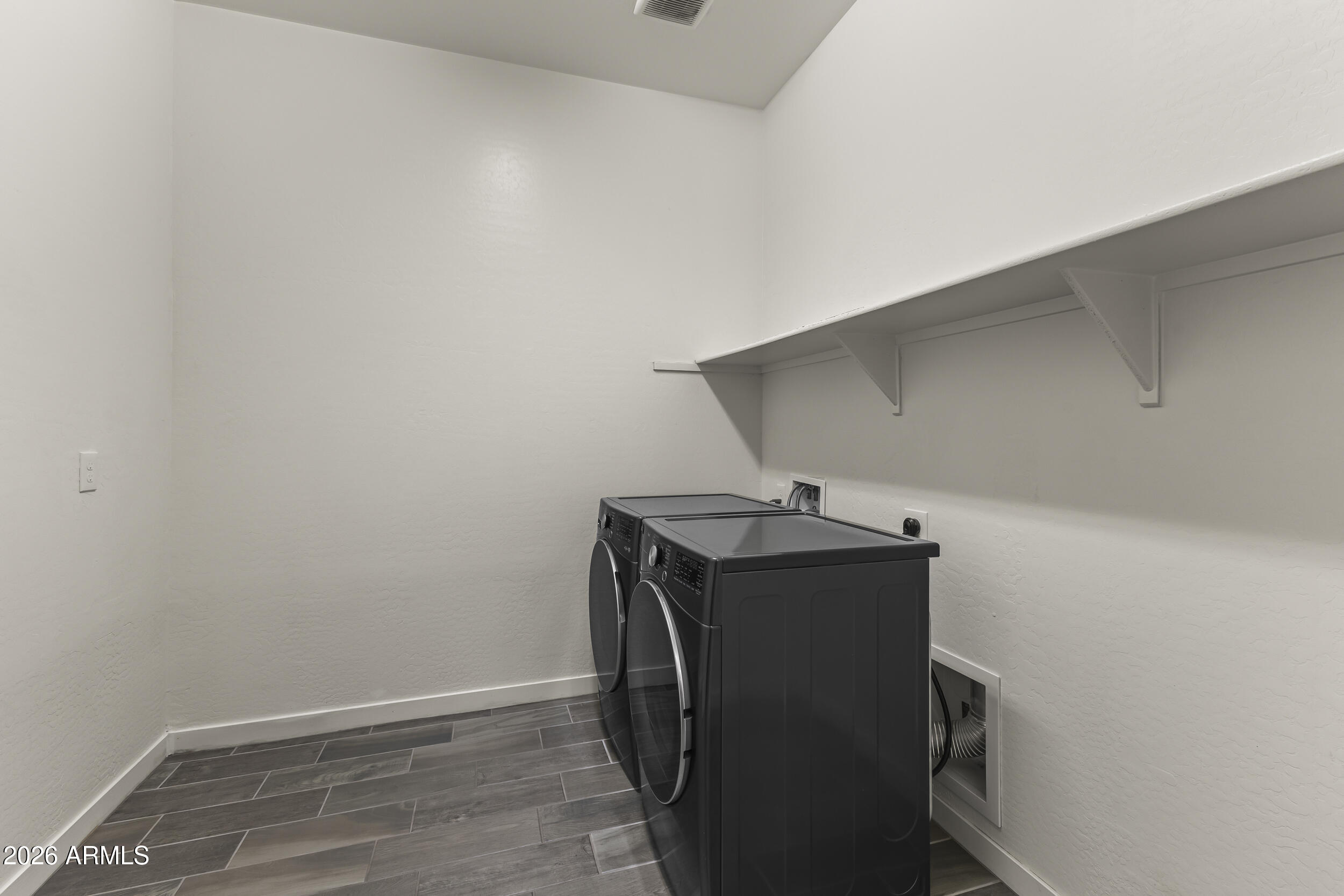 5255 N GINNING Drive