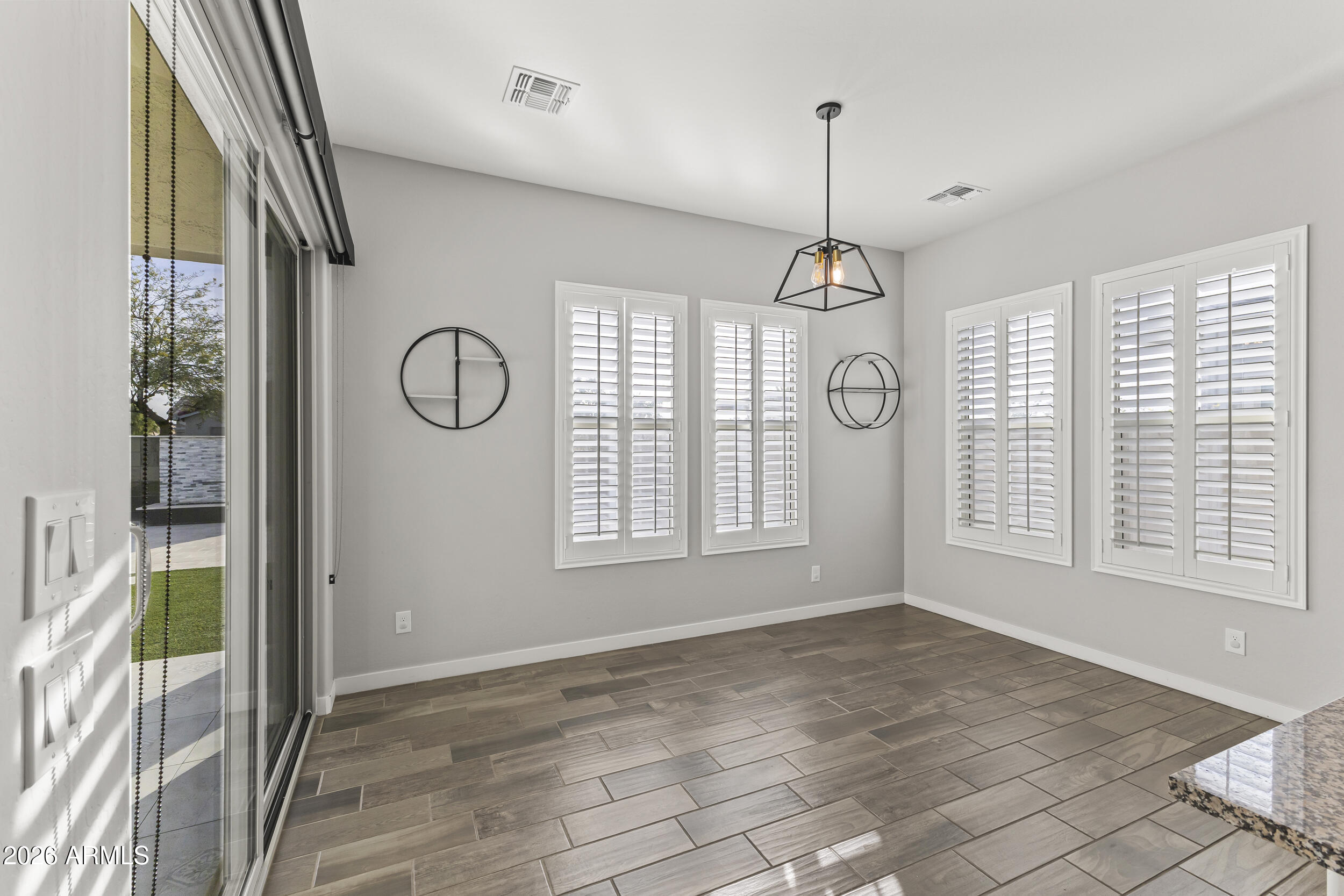 5255 N GINNING Drive