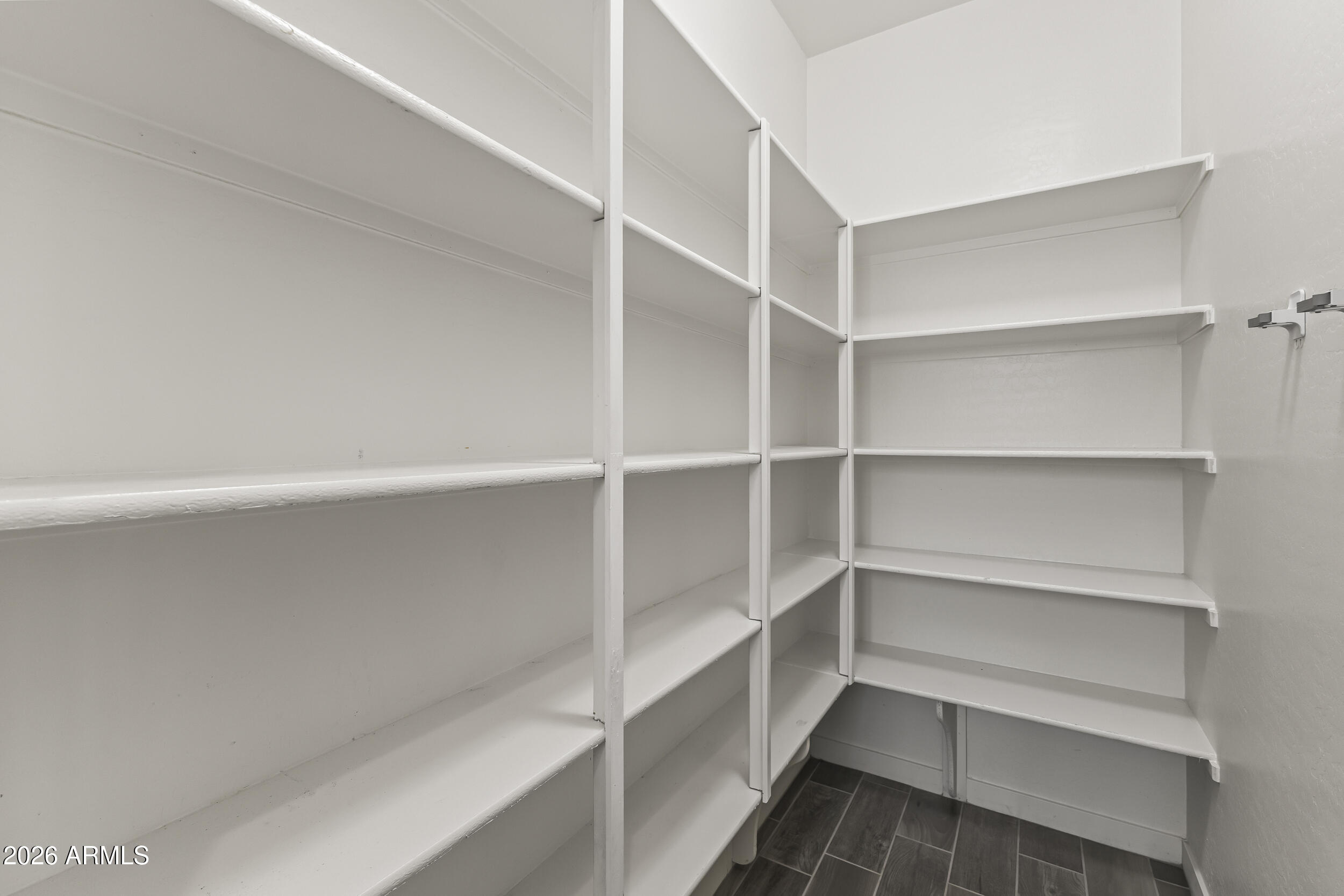 5255 N GINNING Drive