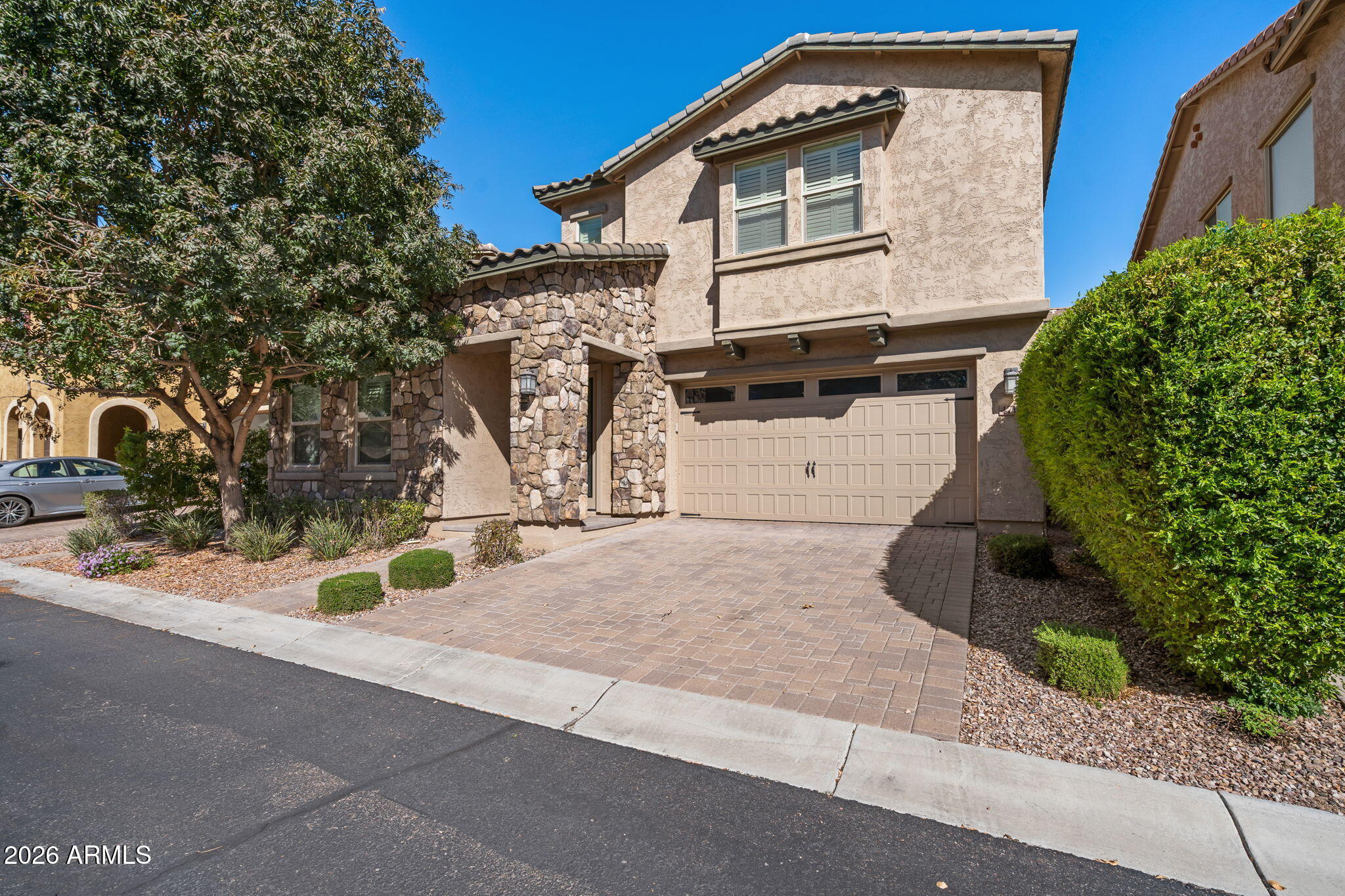 4716 E Nocona Lane