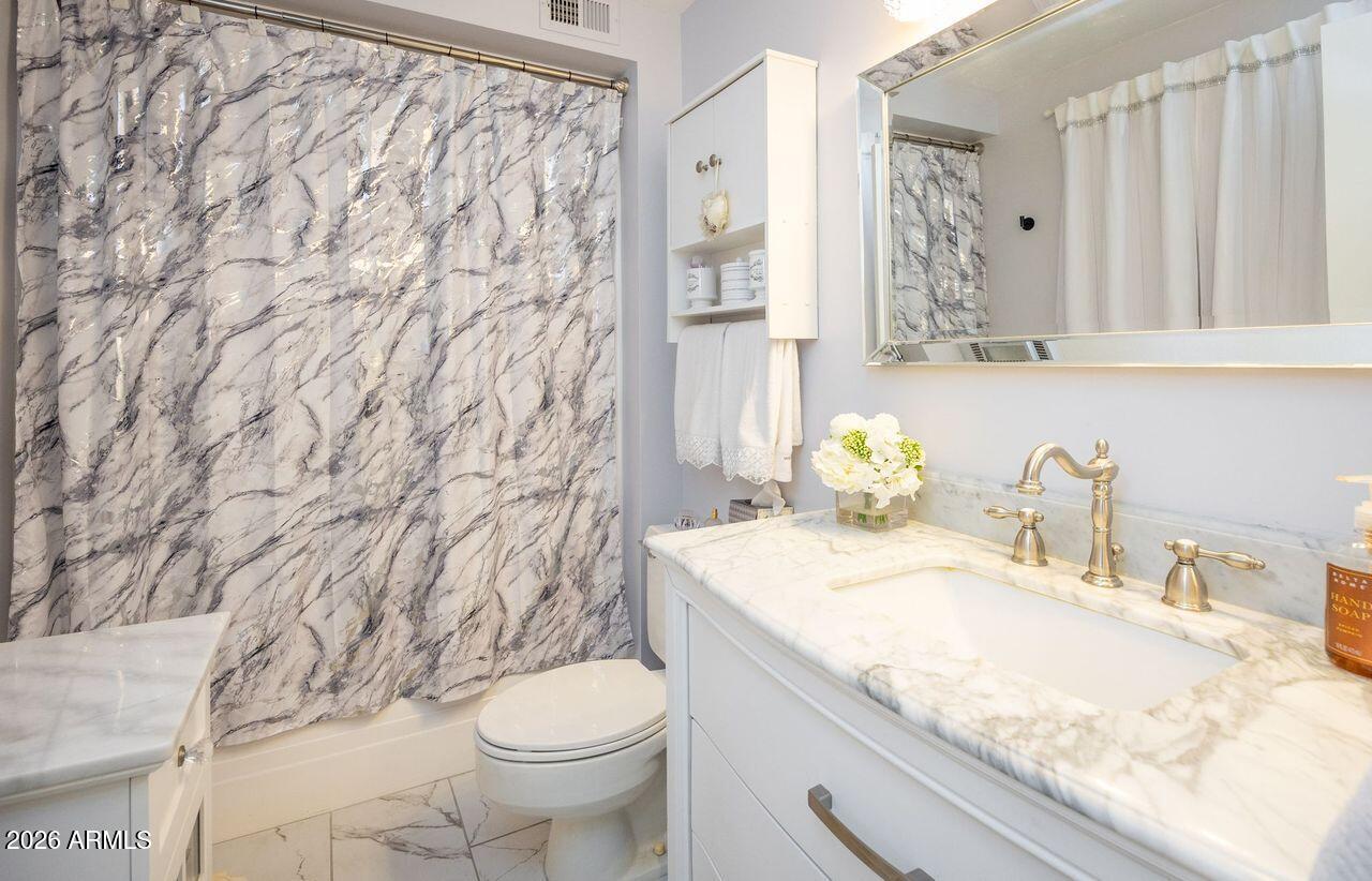 9728 W Briarwood Circle