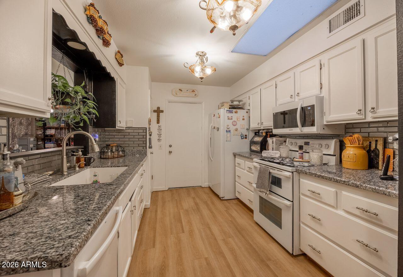 9728 W Briarwood Circle