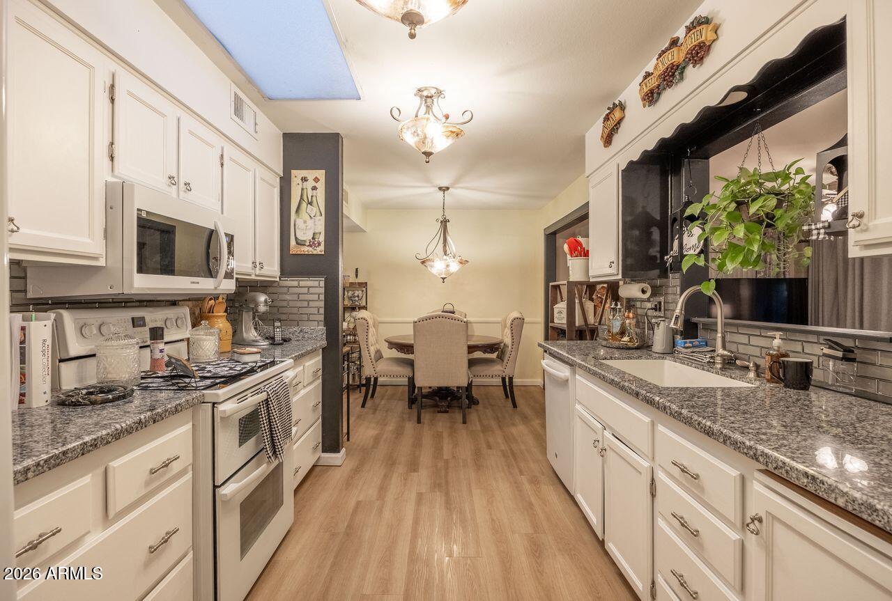 9728 W Briarwood Circle