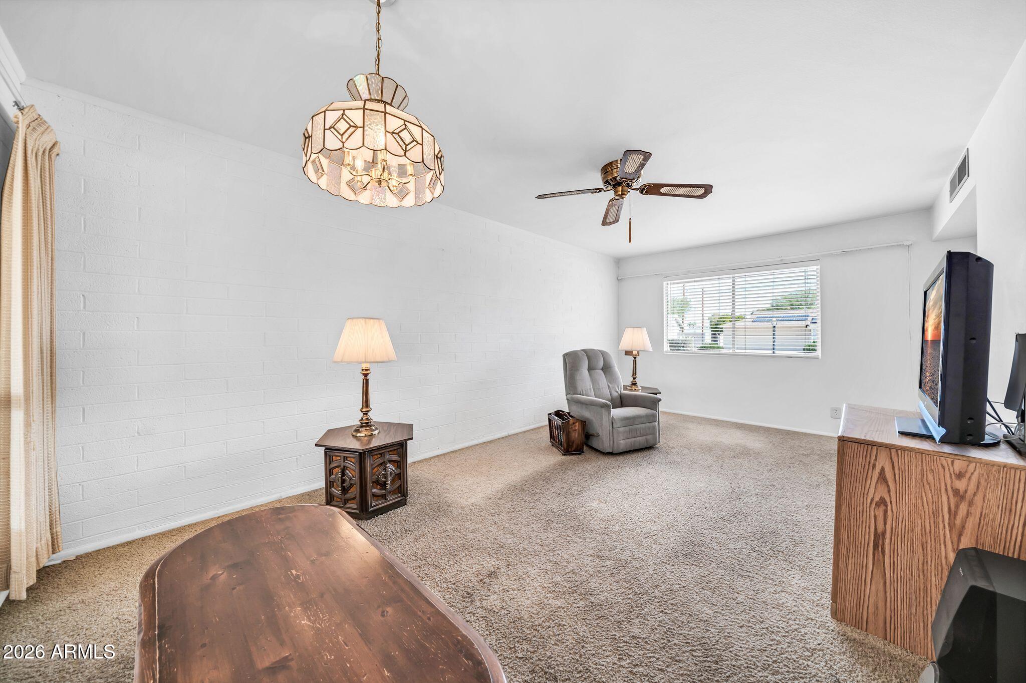 11622 N DESERT HILLS Drive W